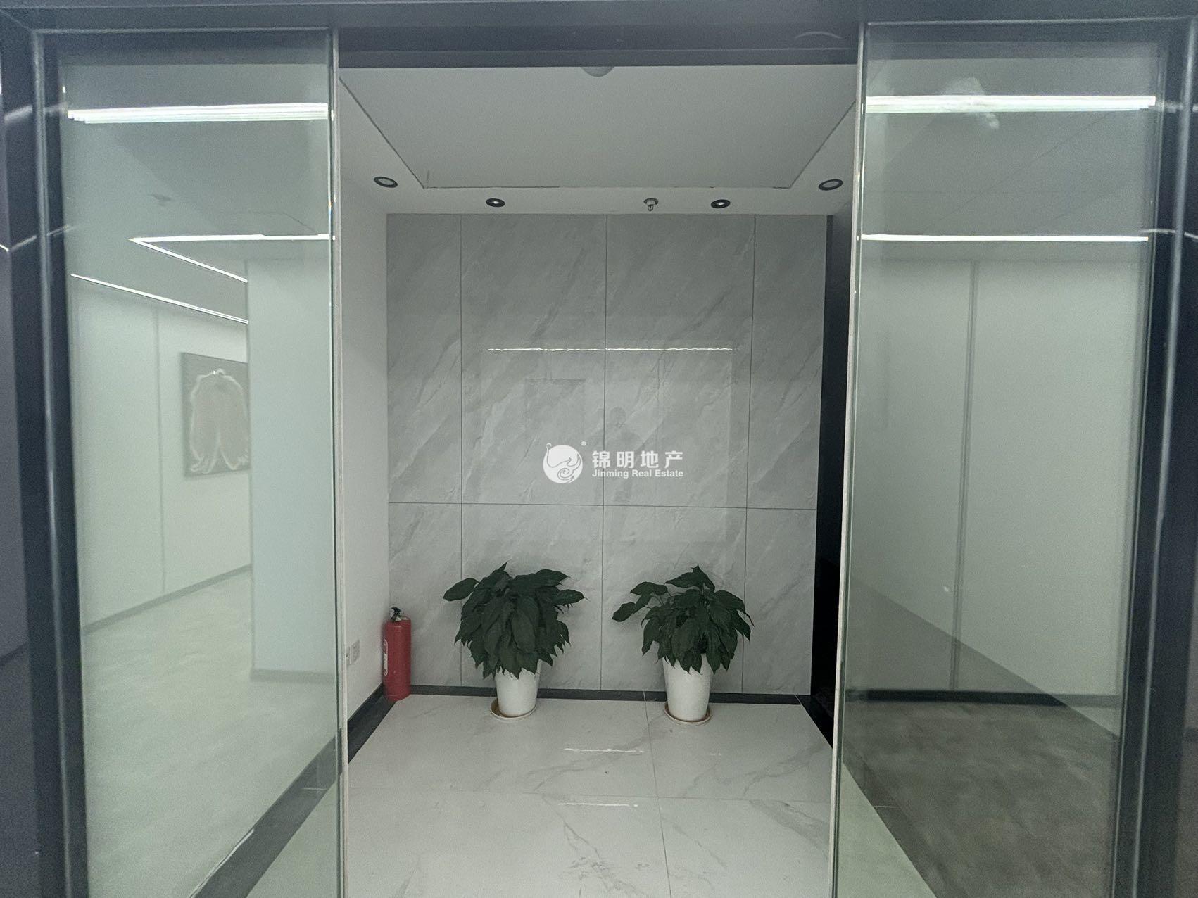 天山申亚金融广场301平米写字楼出租