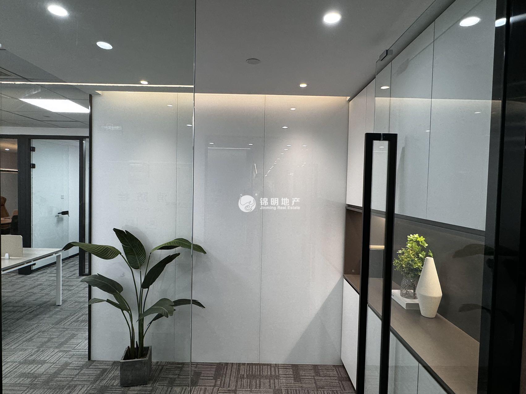 新华路佳都大厦205平米写字楼出租