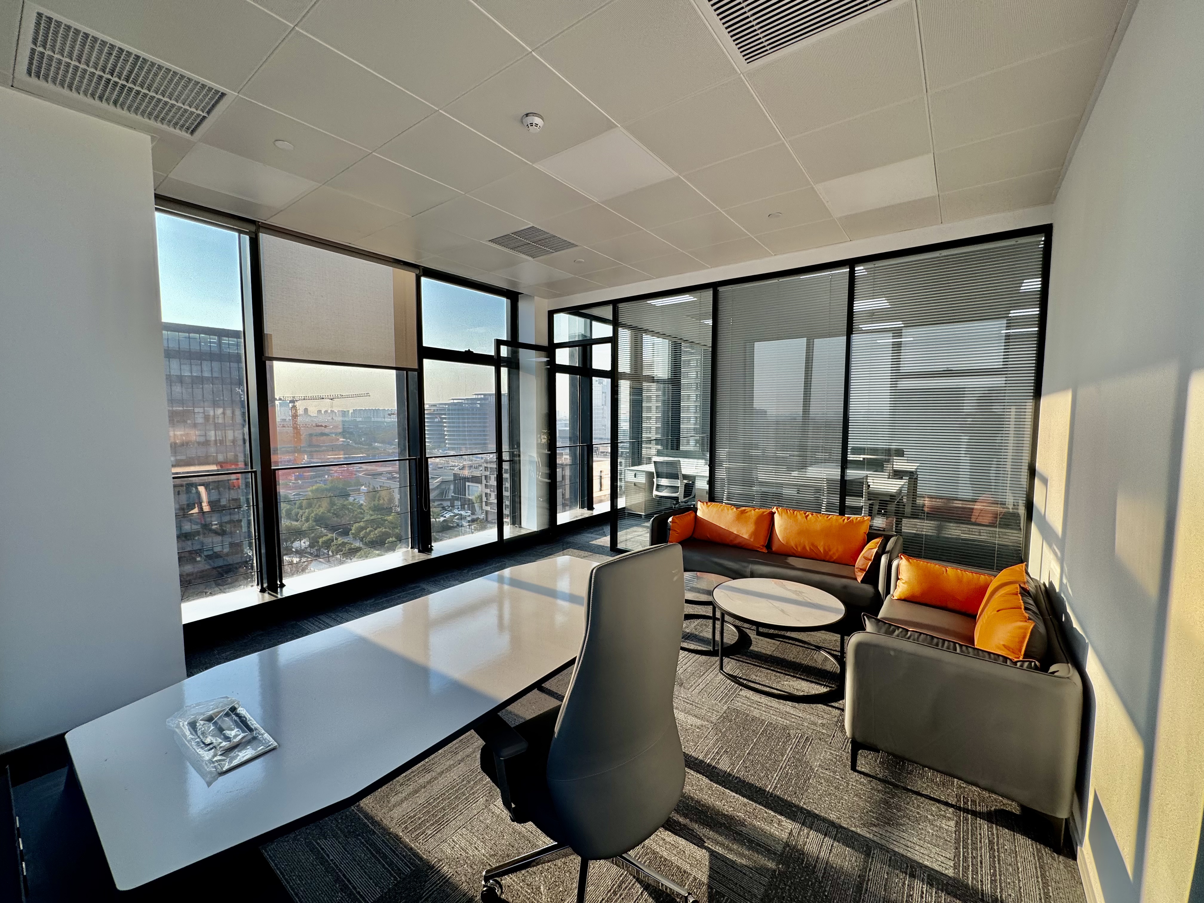 徐泾中建企业天地-西区200平米写字楼出租