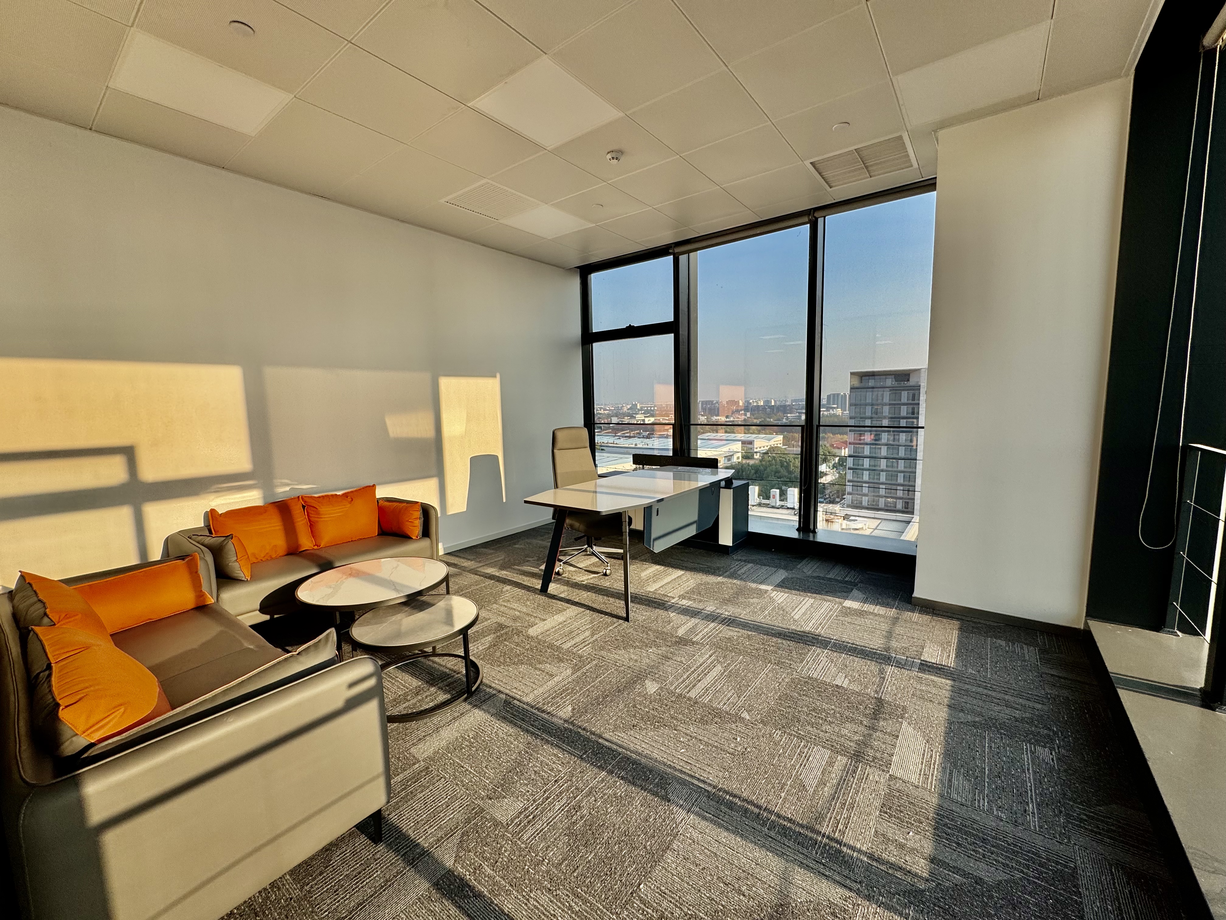 徐泾中建企业天地-西区200平米写字楼出租