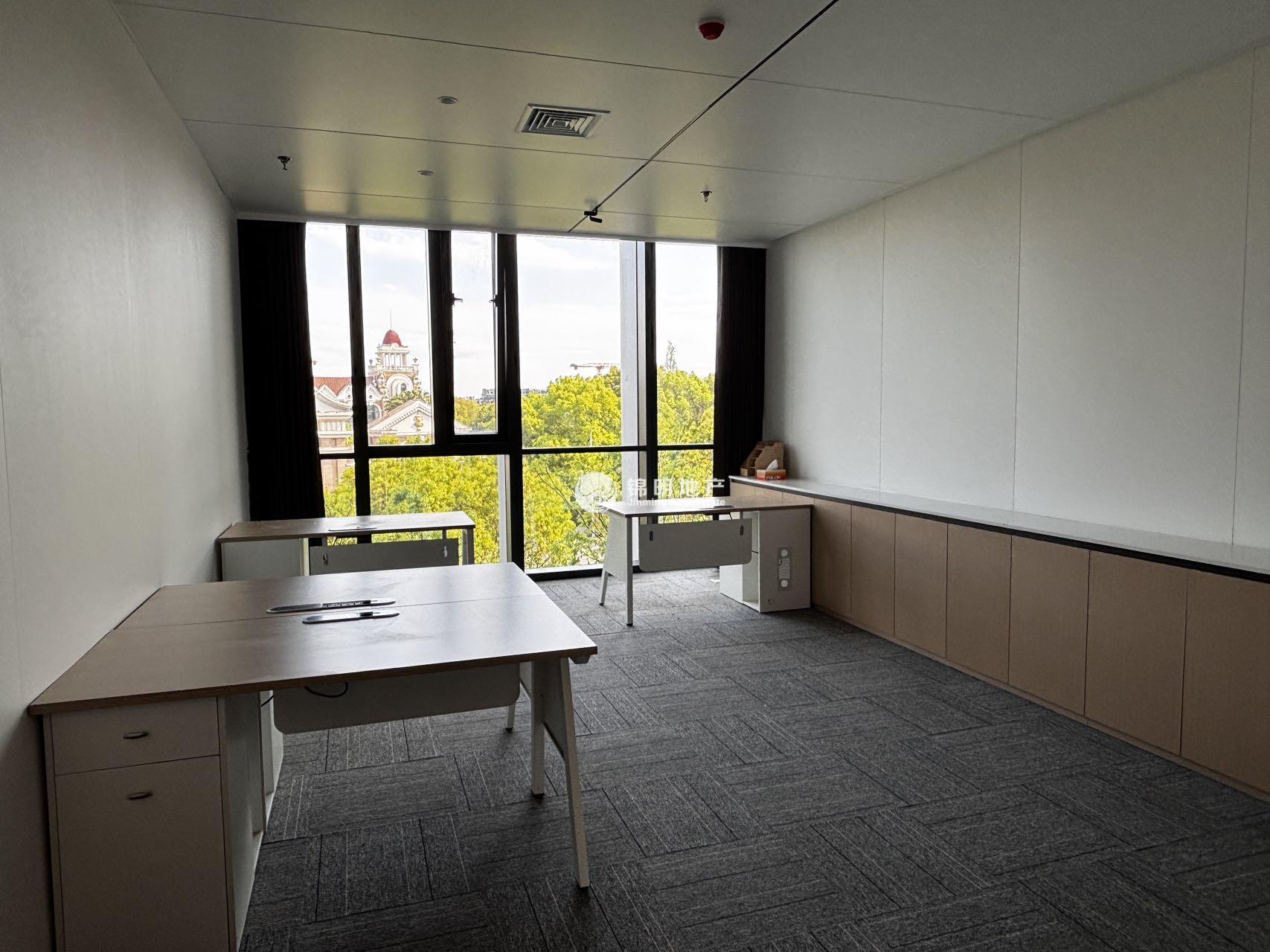 徐泾虹桥世界中心607平米写字楼出租