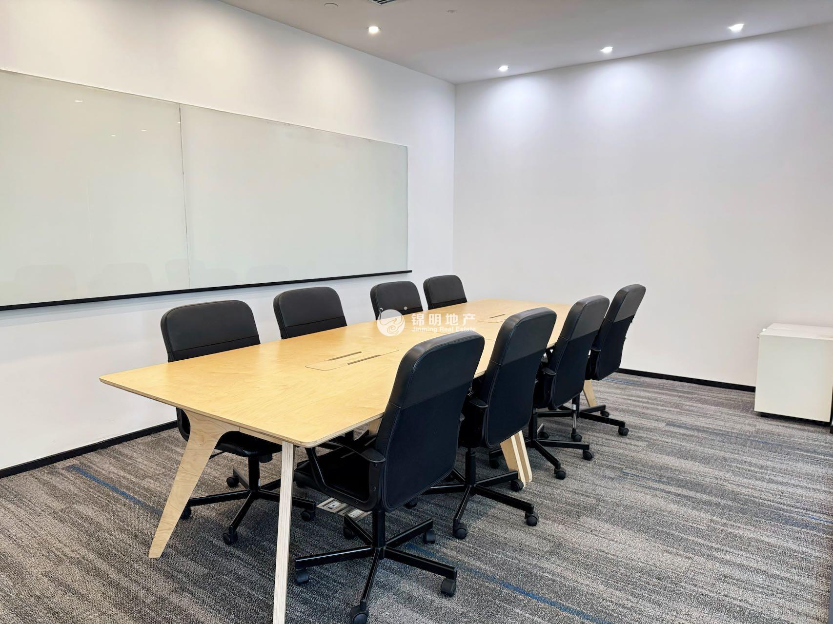 华漕中骏广场320平米写字楼出租