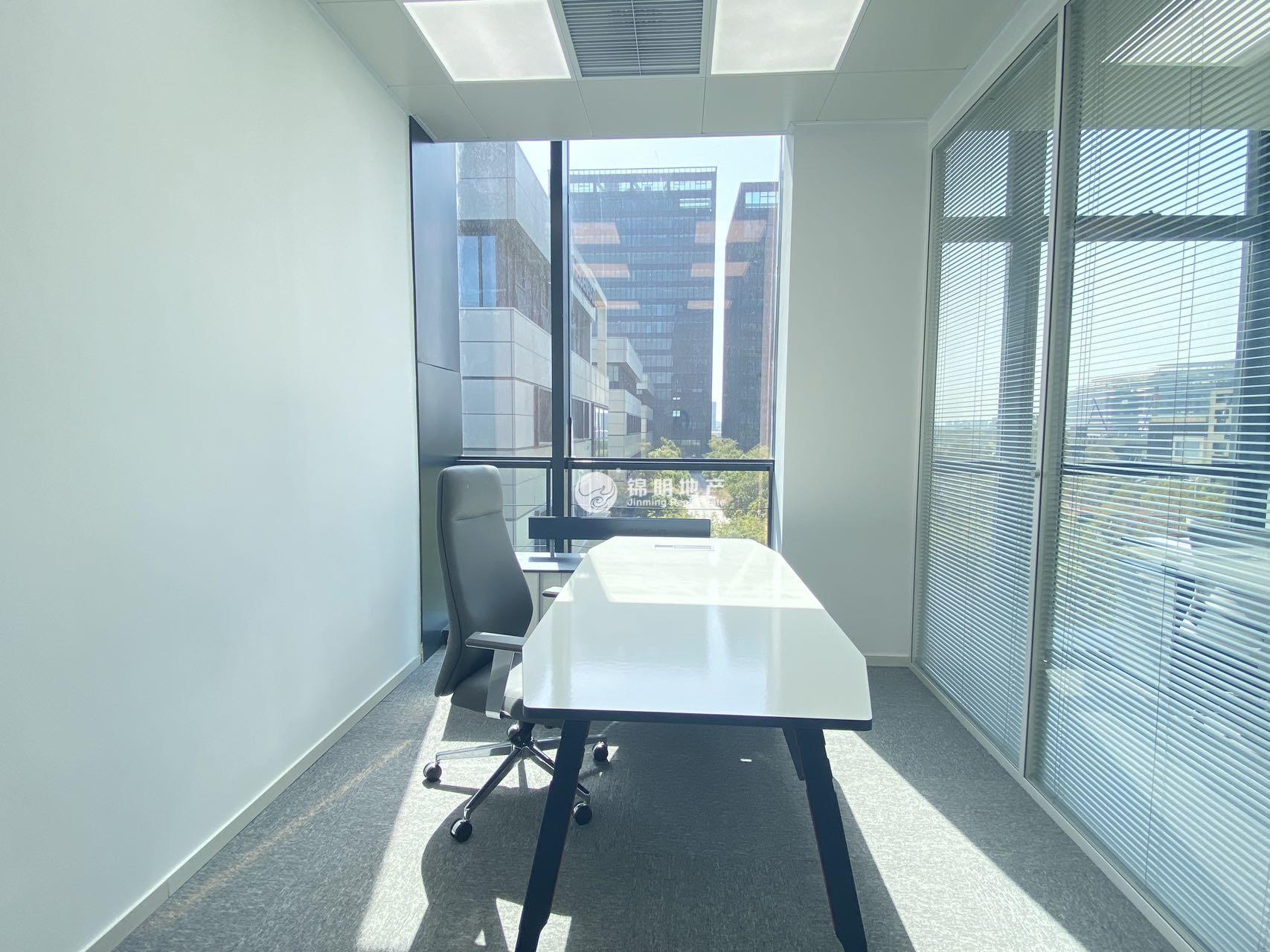 徐泾中建企业天地-西区131平米写字楼出租