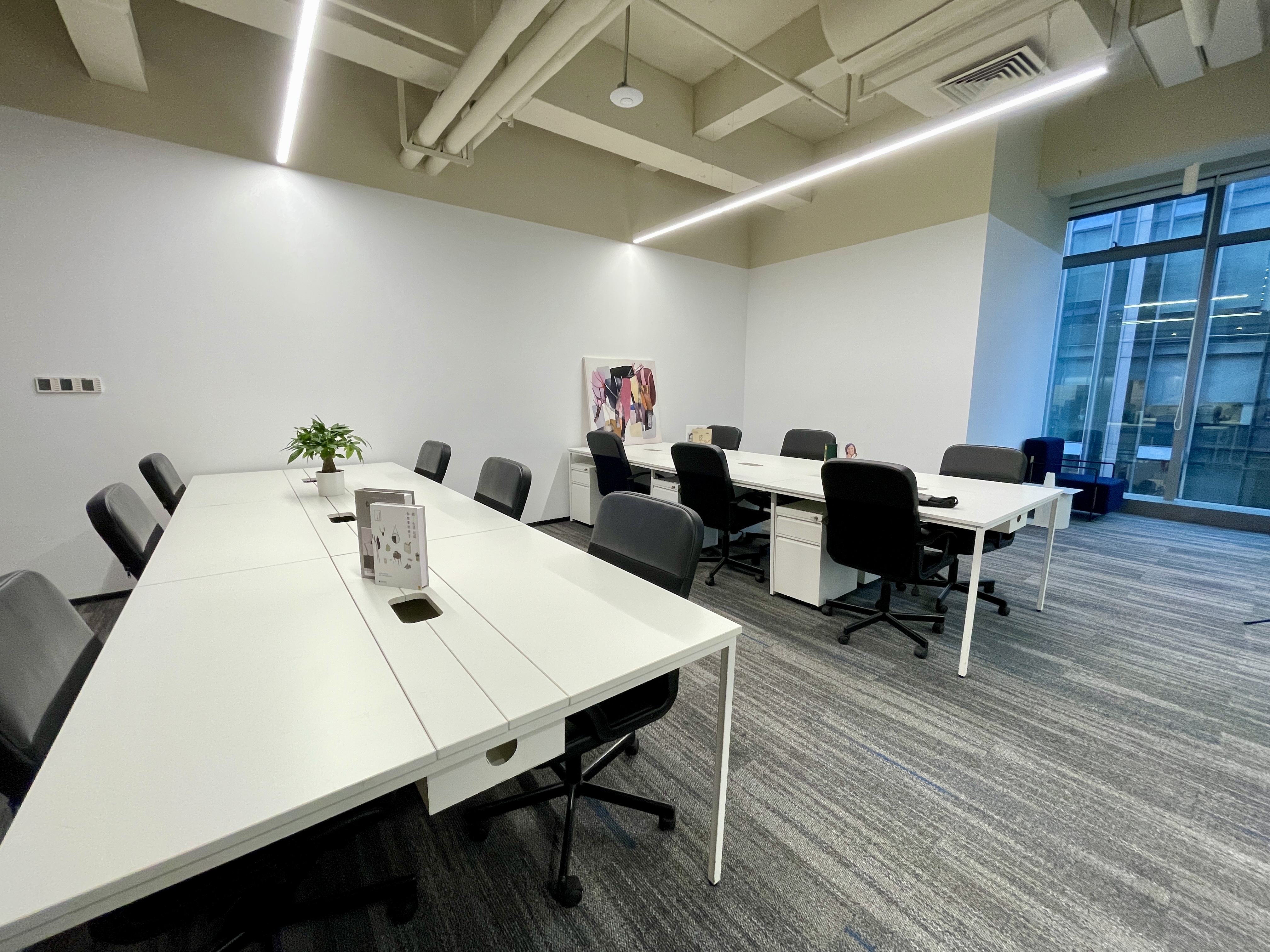 华漕中骏广场137平米写字楼出租