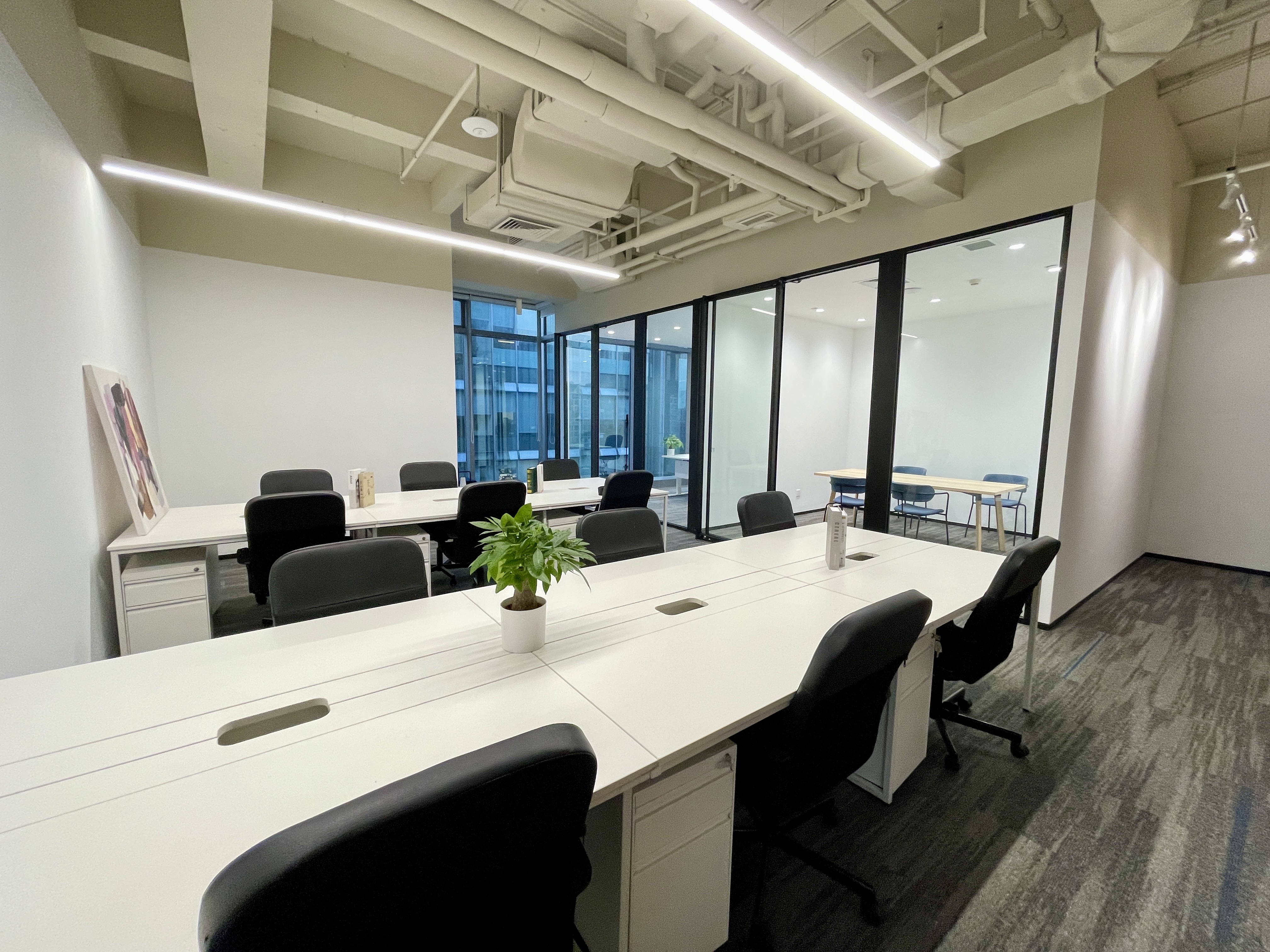 华漕中骏广场137平米写字楼出租