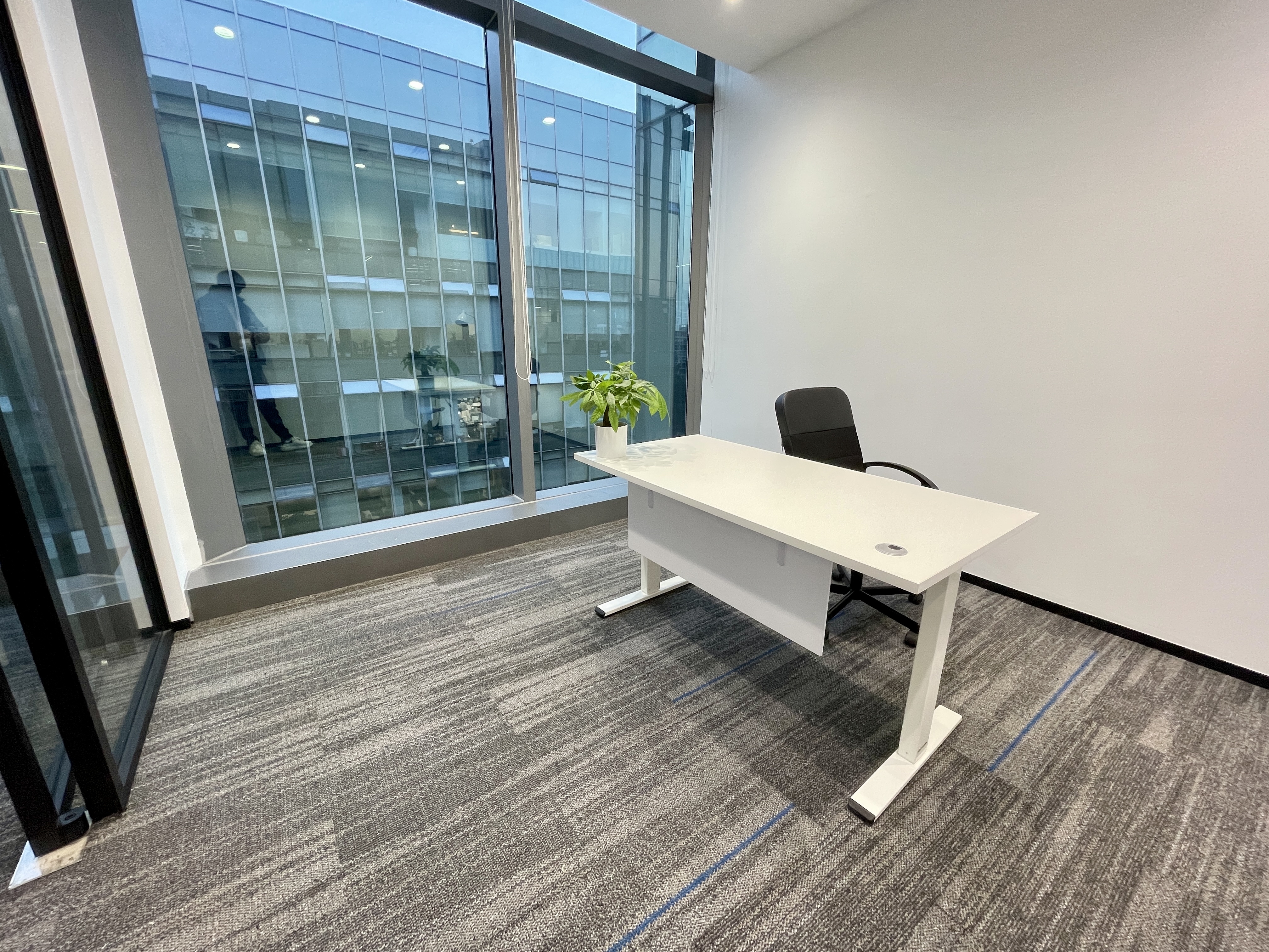 华漕中骏广场137平米写字楼出租