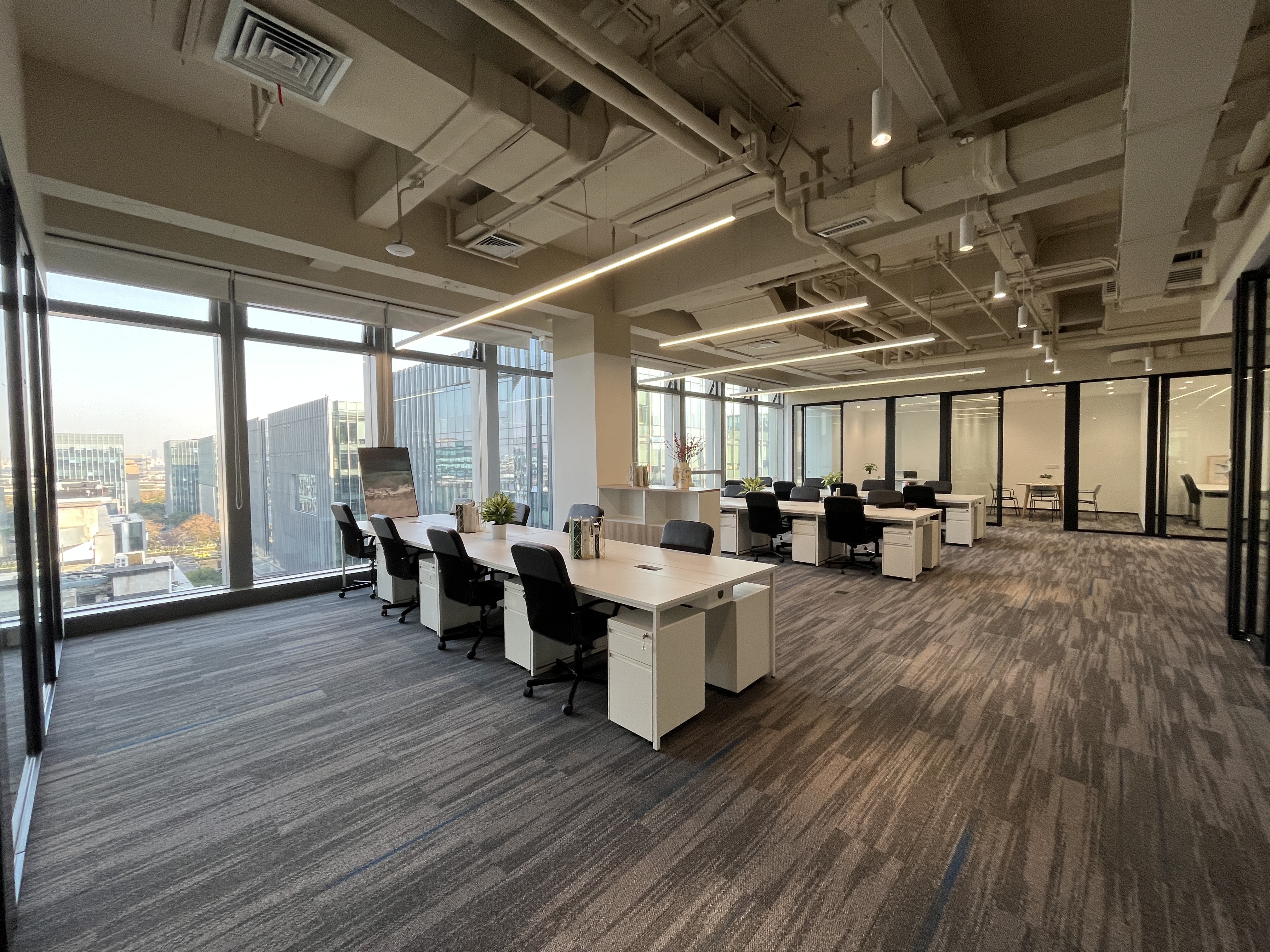 华漕中骏广场721平米写字楼出租