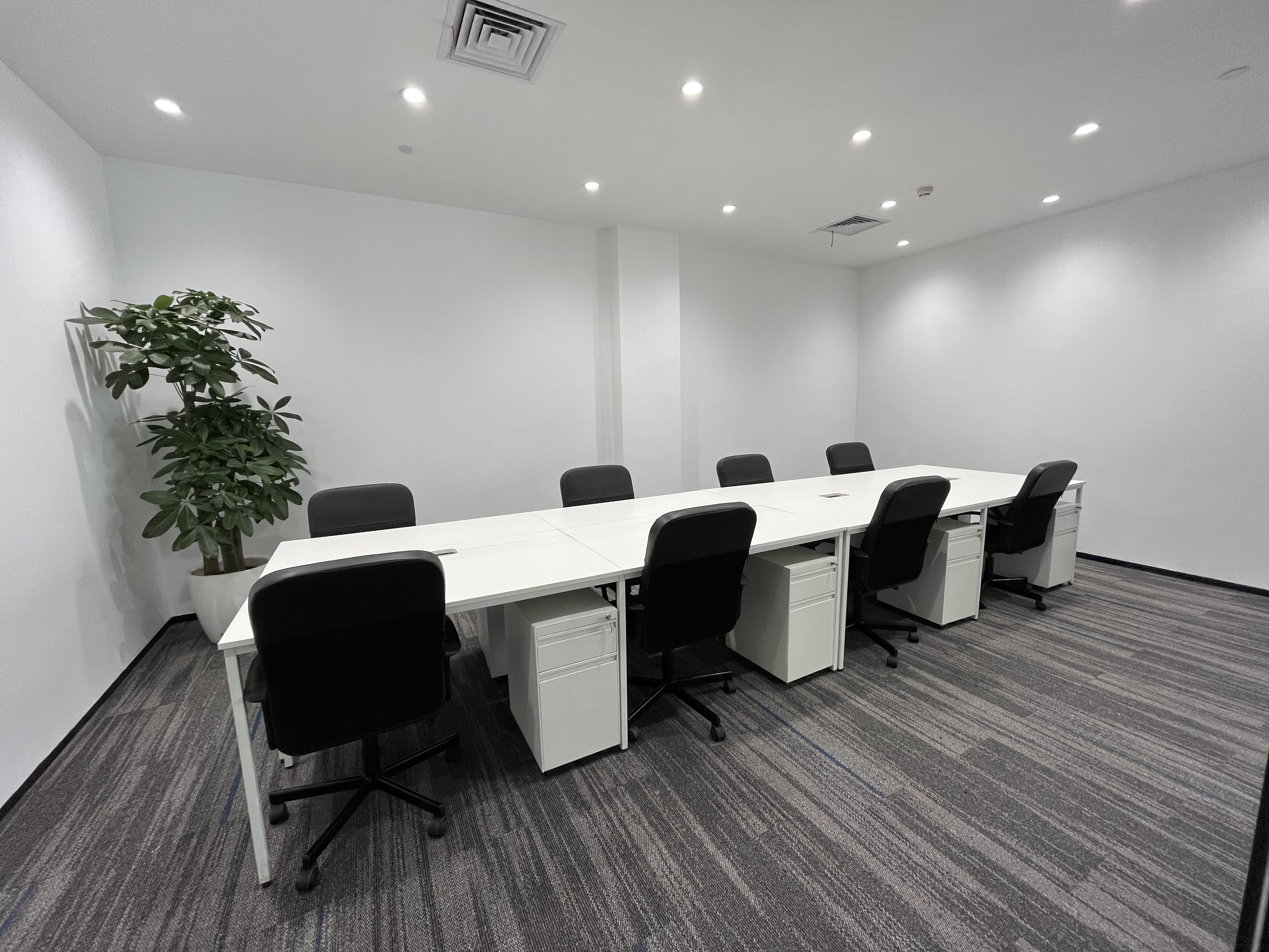 华漕中骏广场721平米写字楼出租