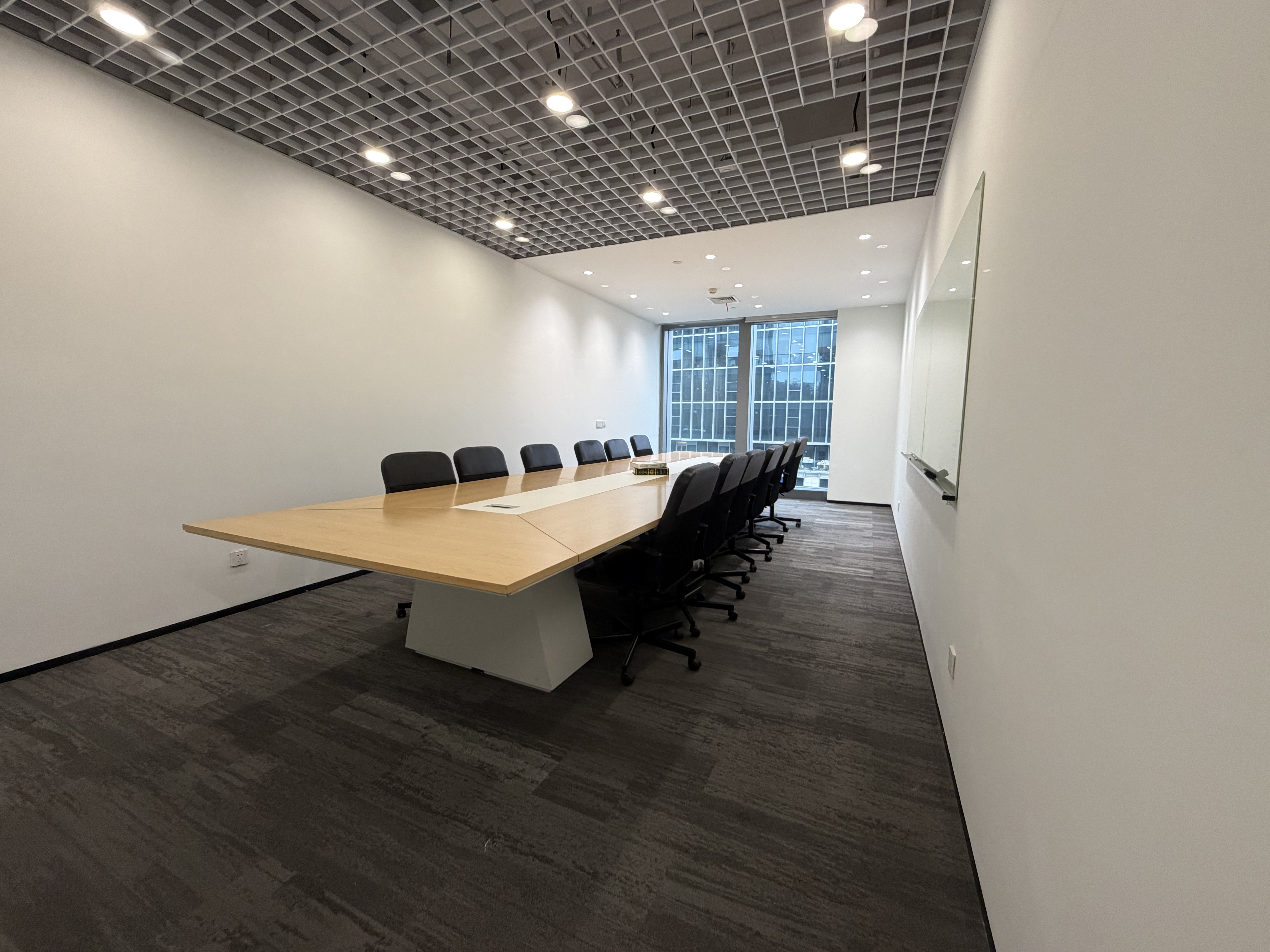 华漕中骏广场205平米写字楼出租