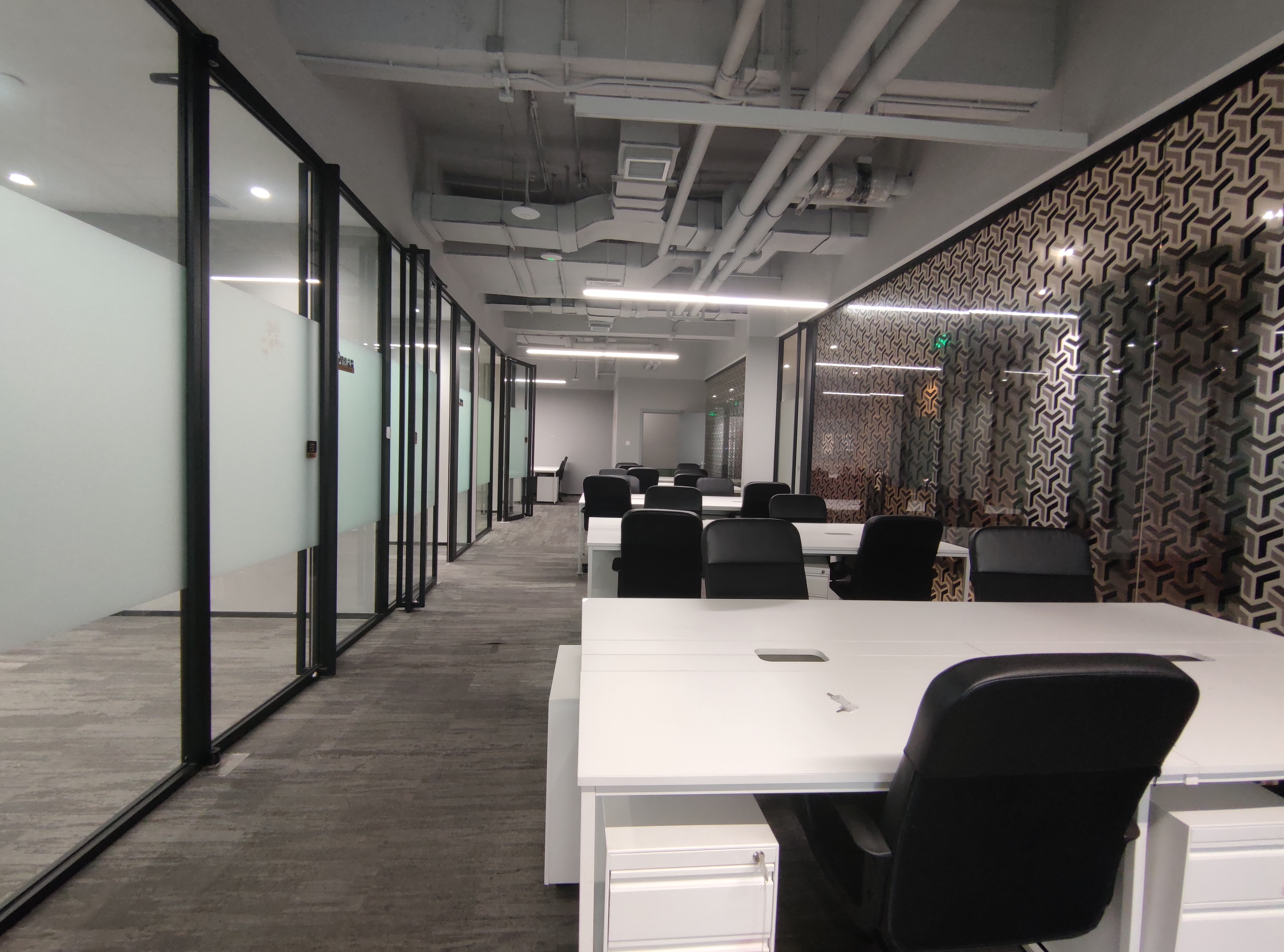 华漕中骏广场409平米写字楼出租