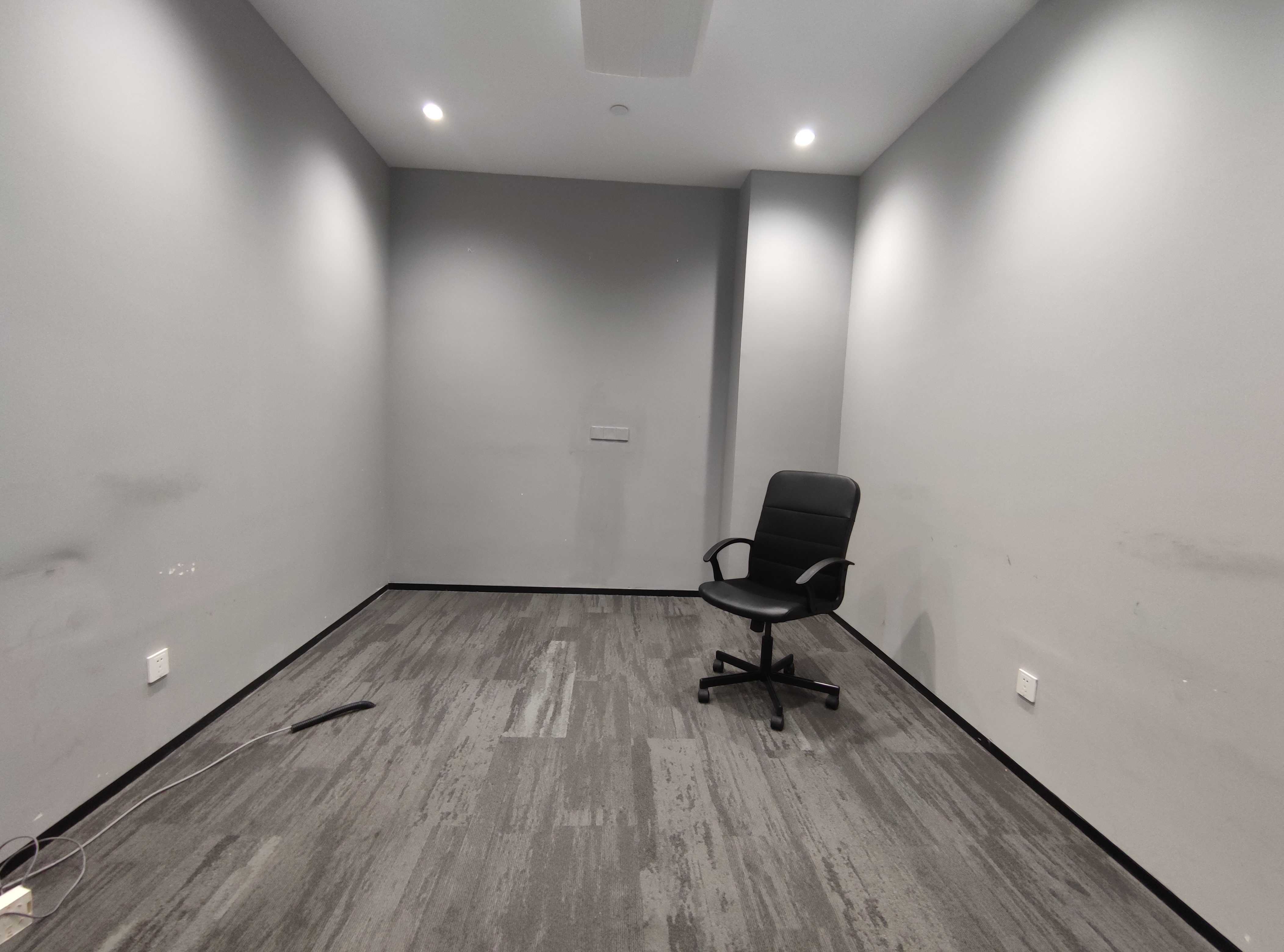 华漕中骏广场409平米写字楼出租