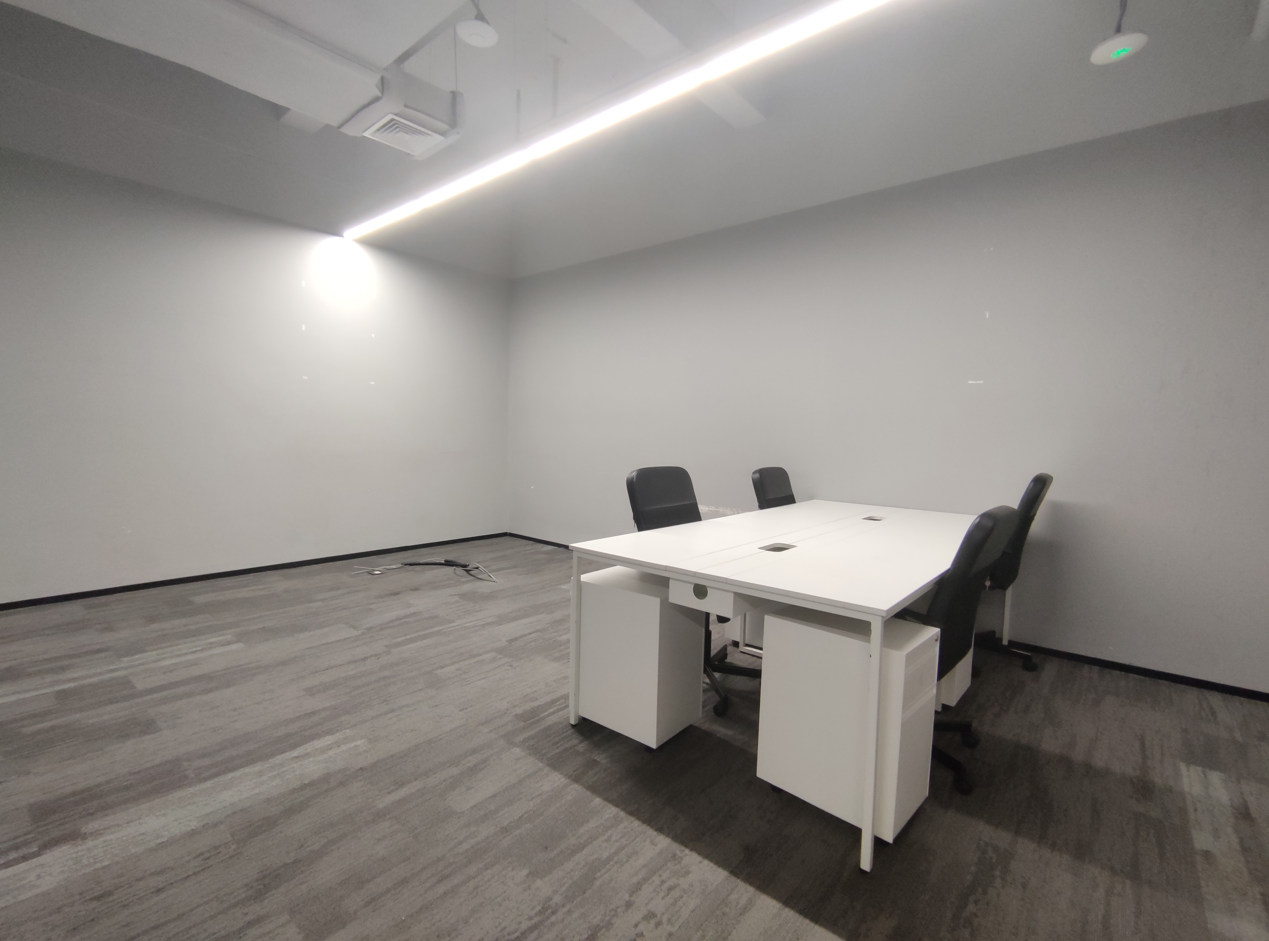 华漕中骏广场409平米写字楼出租