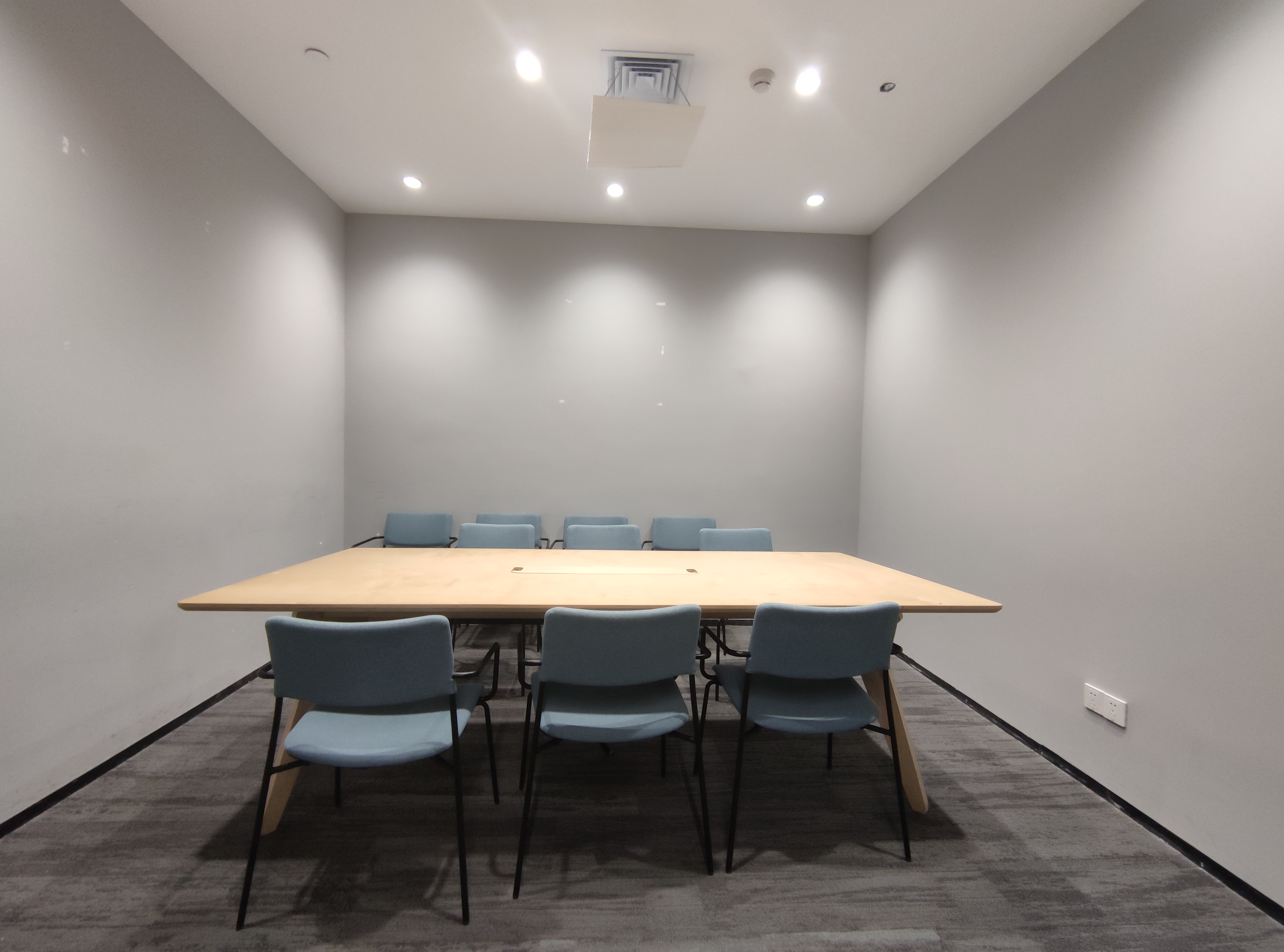 华漕中骏广场409平米写字楼出租