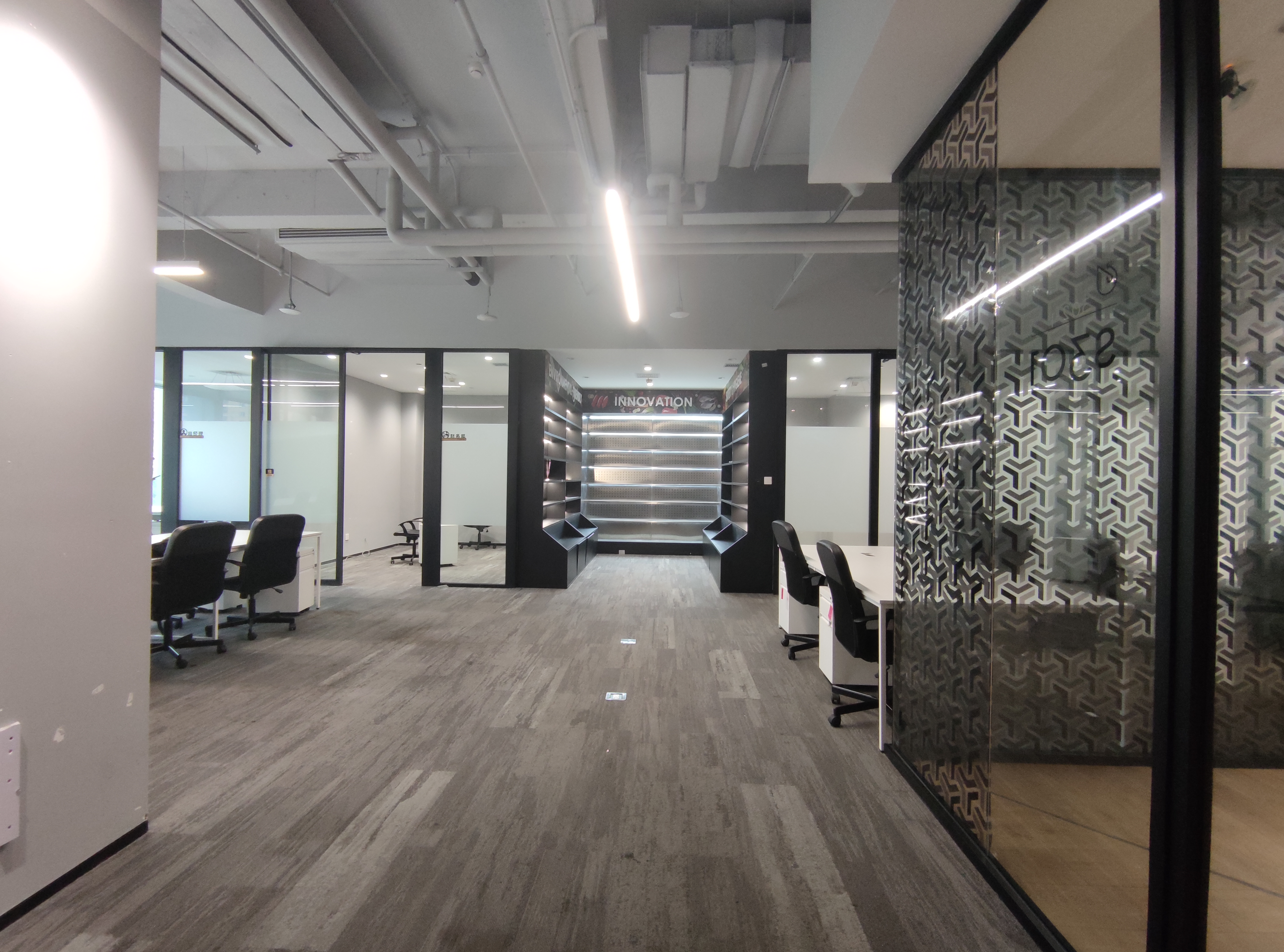 华漕中骏广场409平米写字楼出租