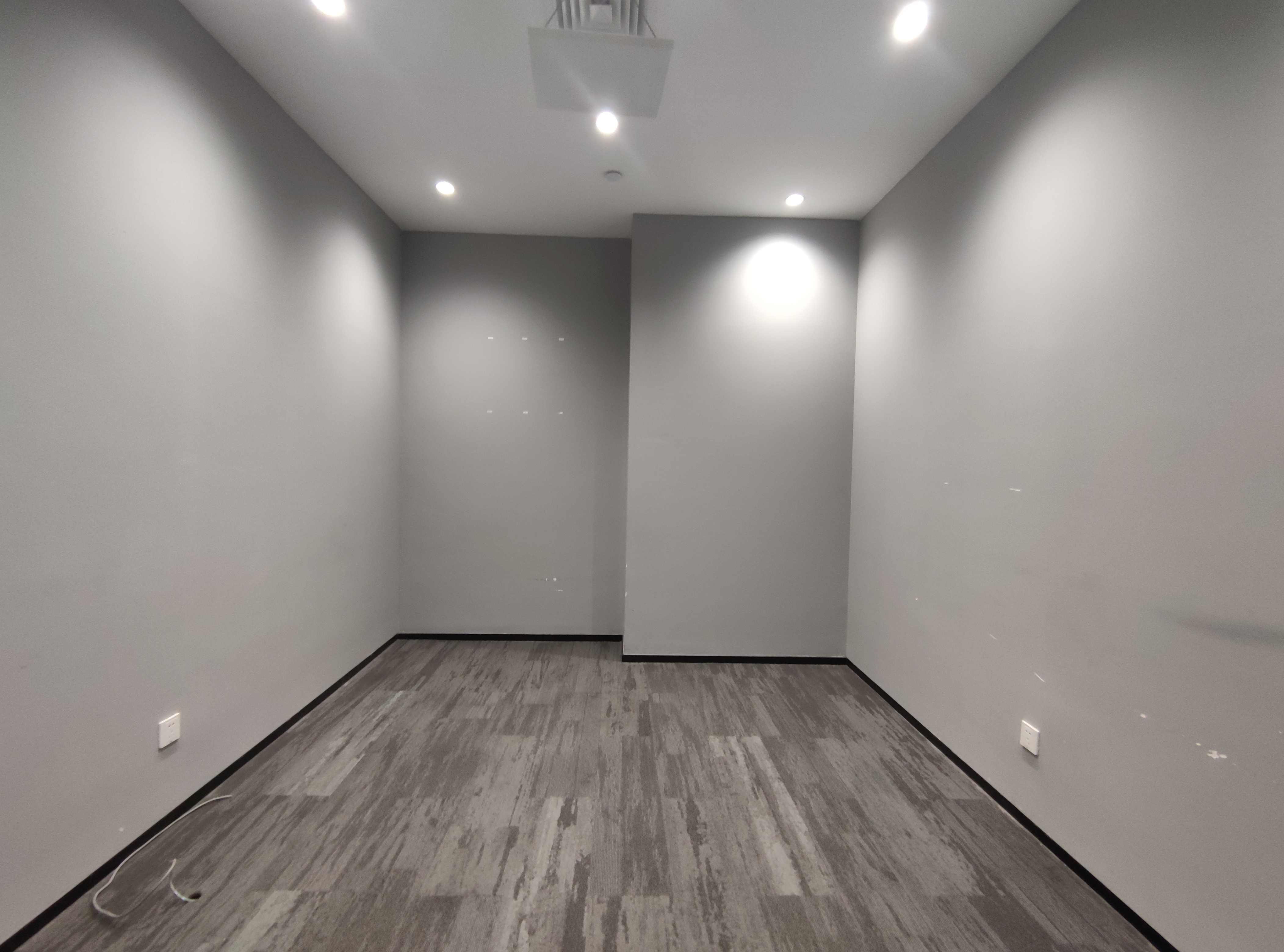 华漕中骏广场409平米写字楼出租