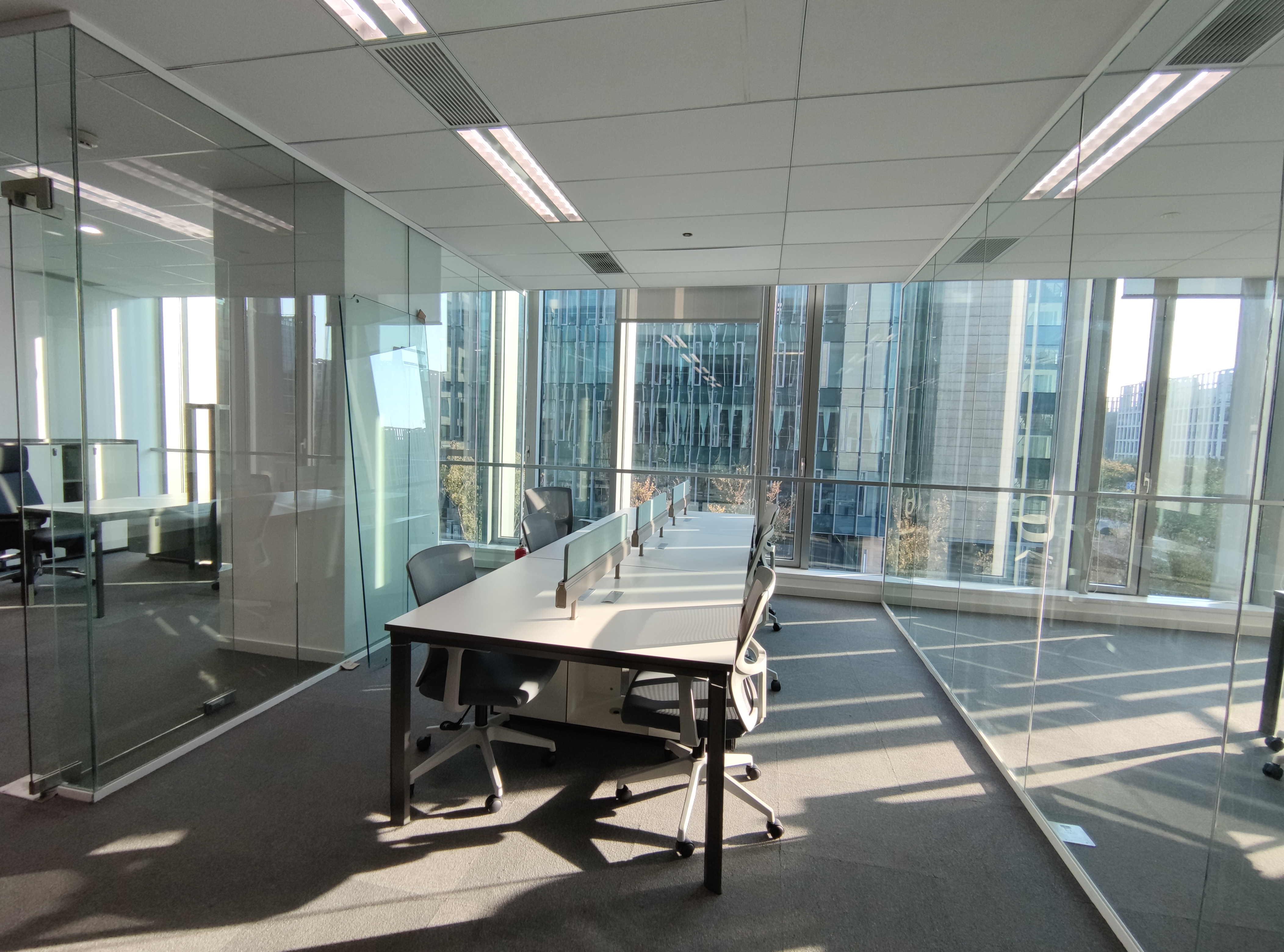 华漕虹桥富力中心340平米写字楼出租