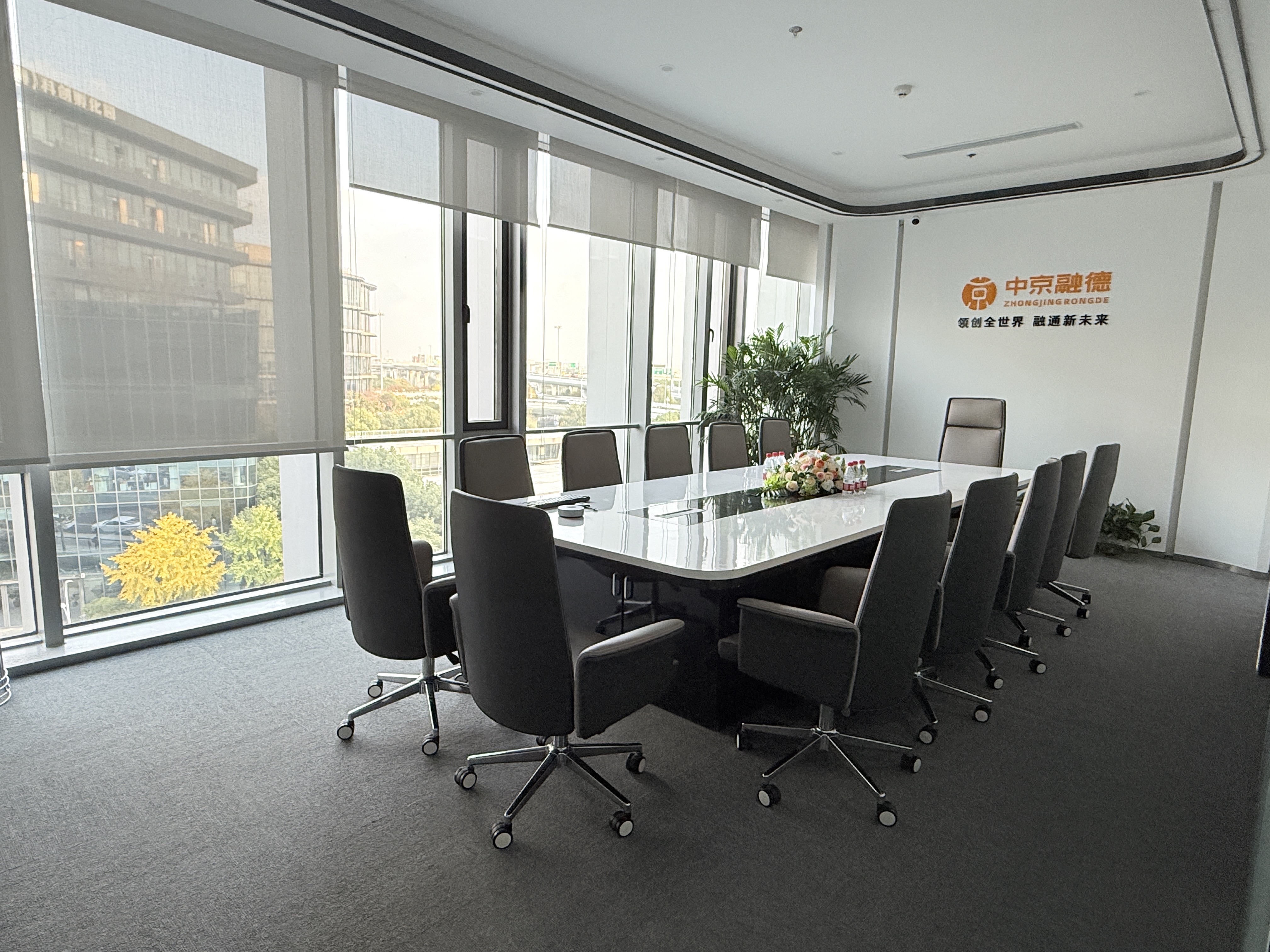 华漕上海富力环球中心650平米写字楼出租