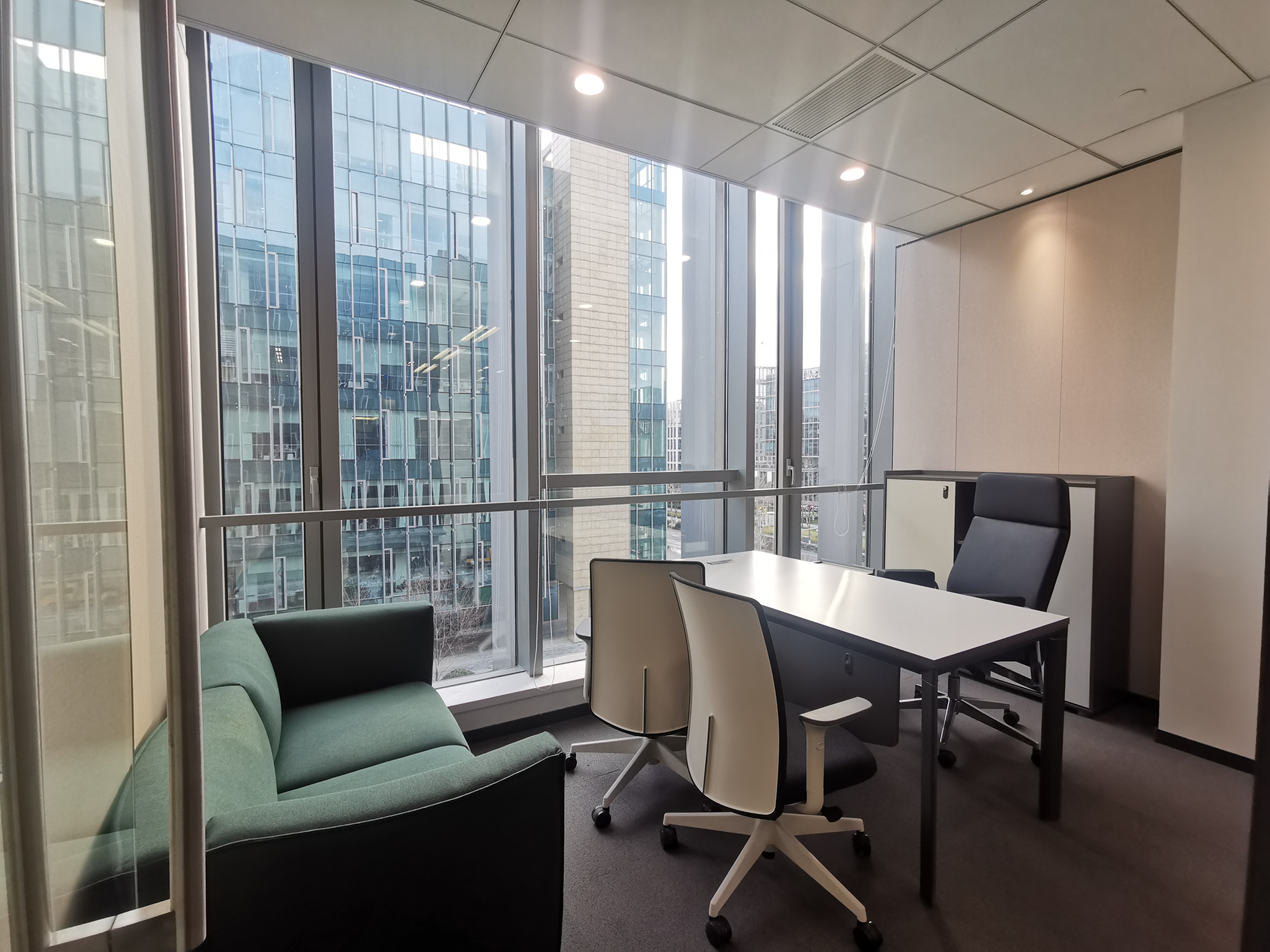 华漕上海富力环球中心100平米写字楼出租