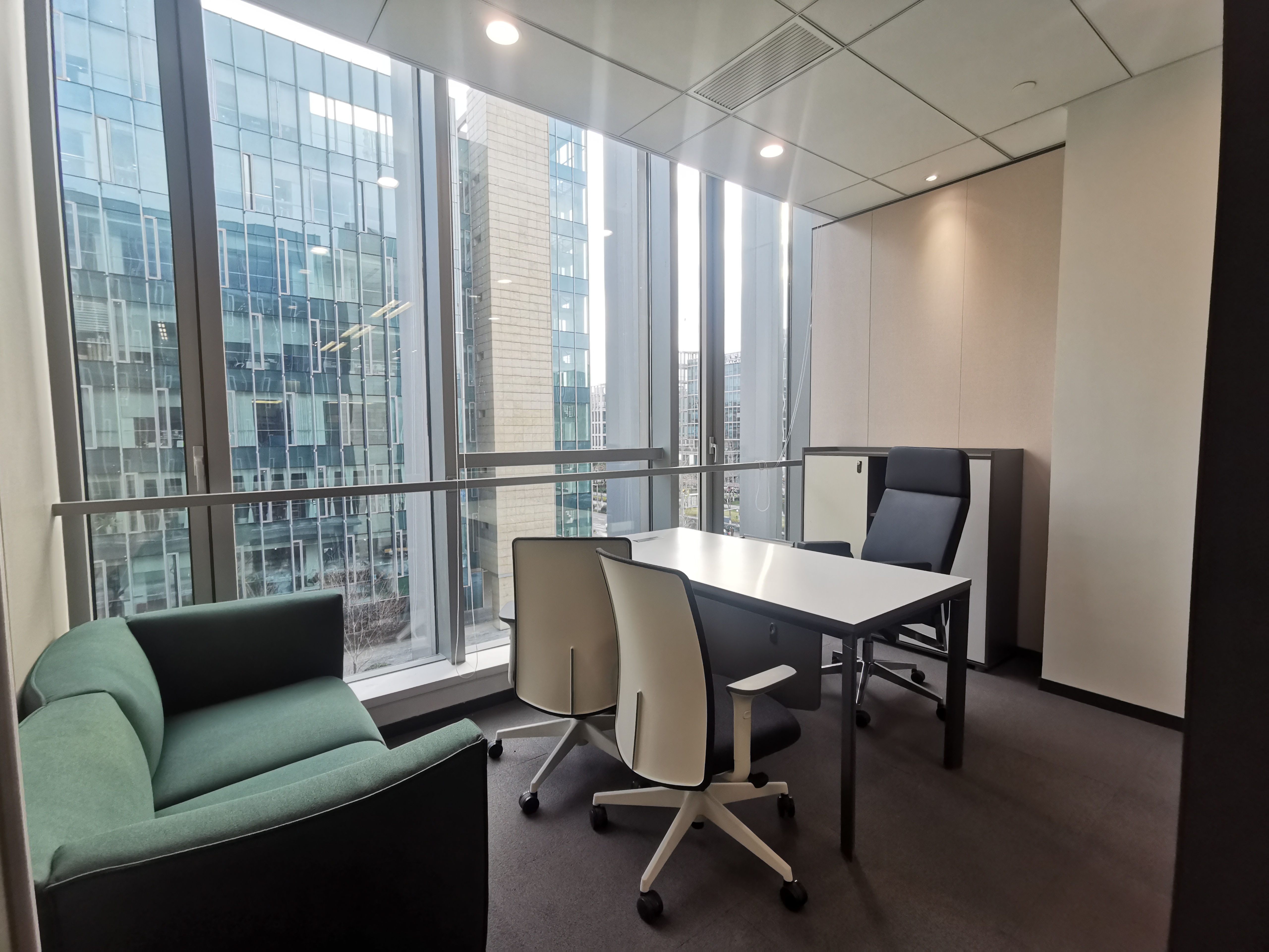 华漕上海富力环球中心100平米写字楼出租