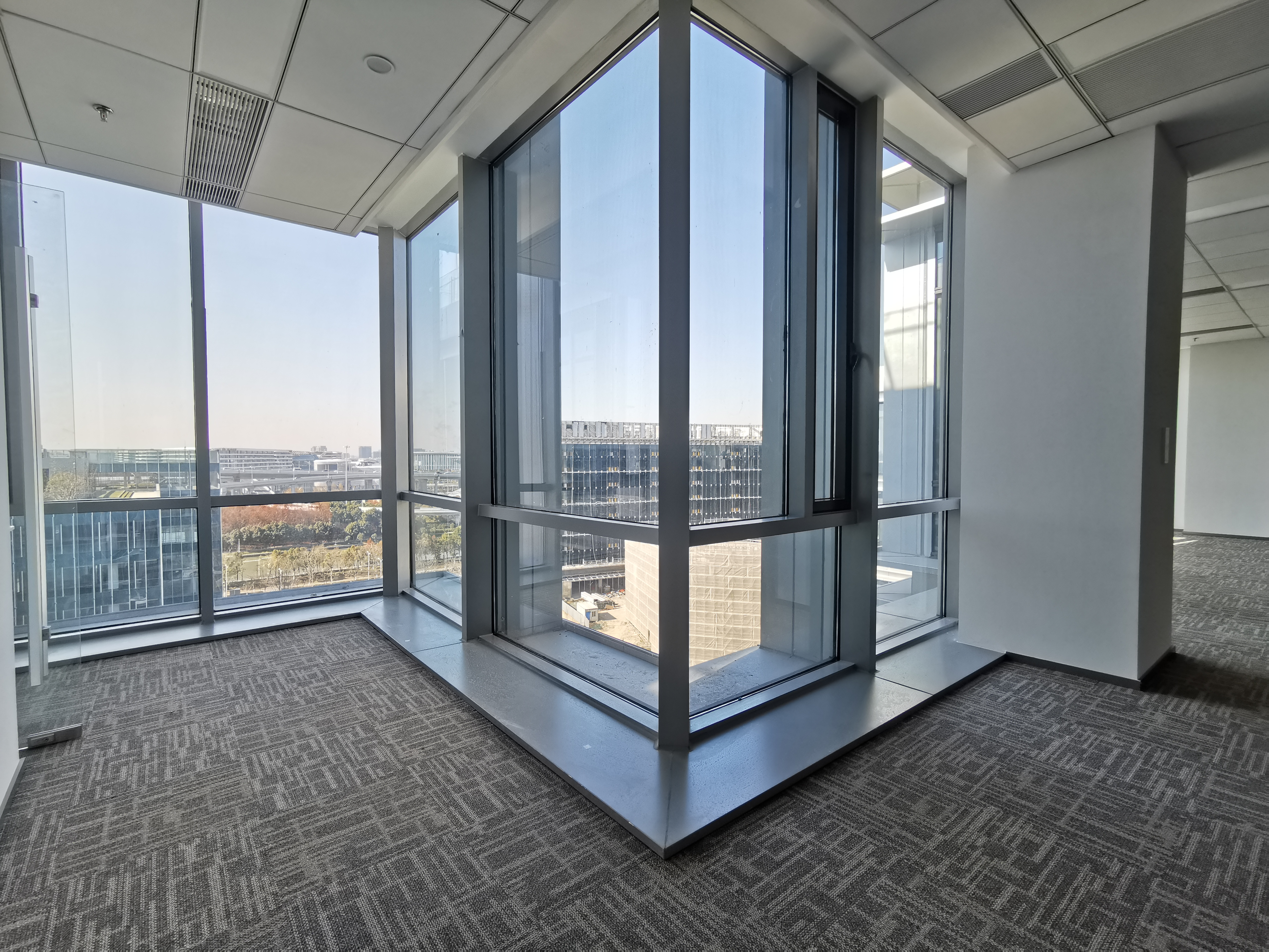 华漕上海富力环球中心350平米写字楼出租