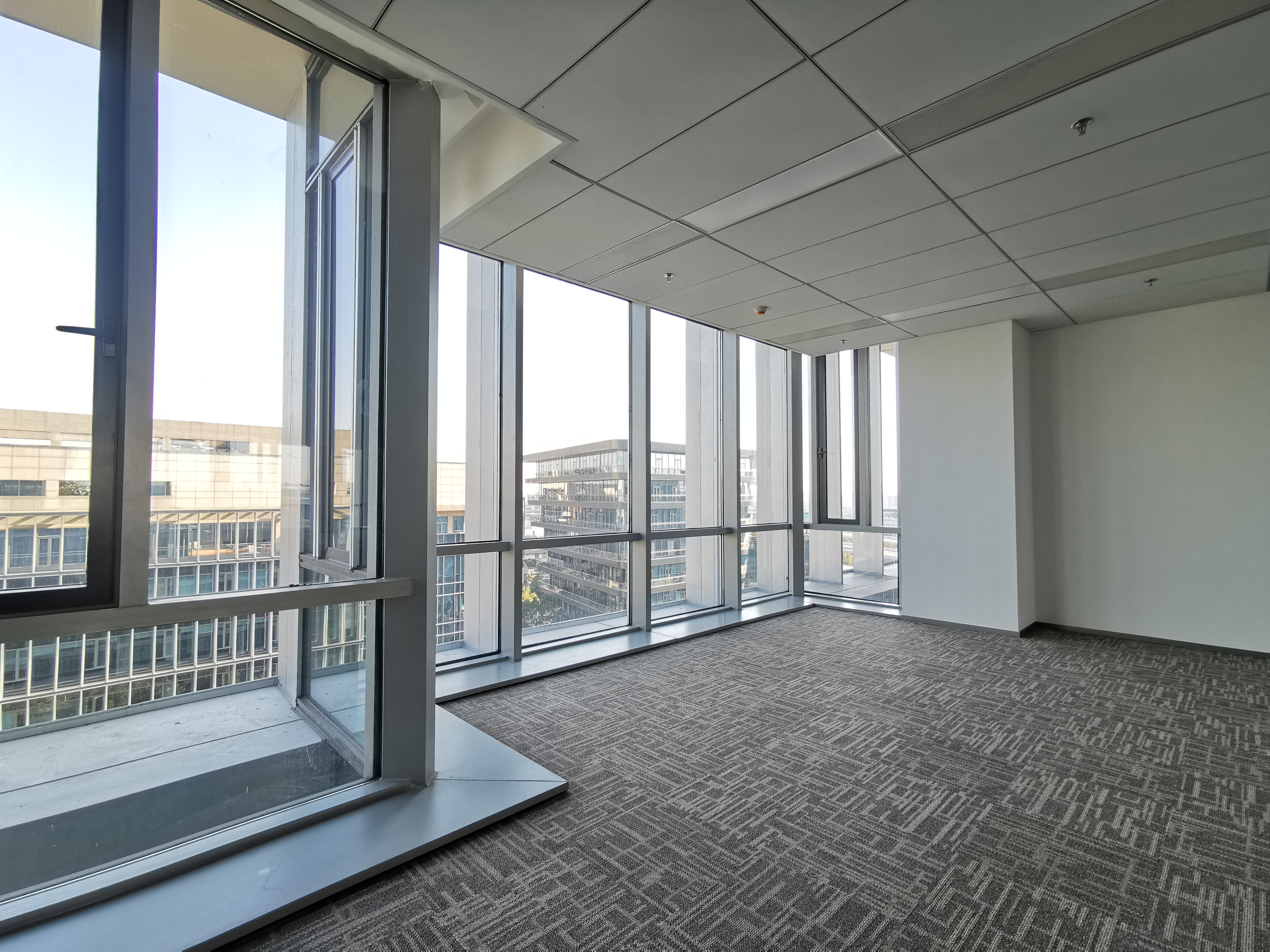 华漕上海富力环球中心350平米写字楼出租