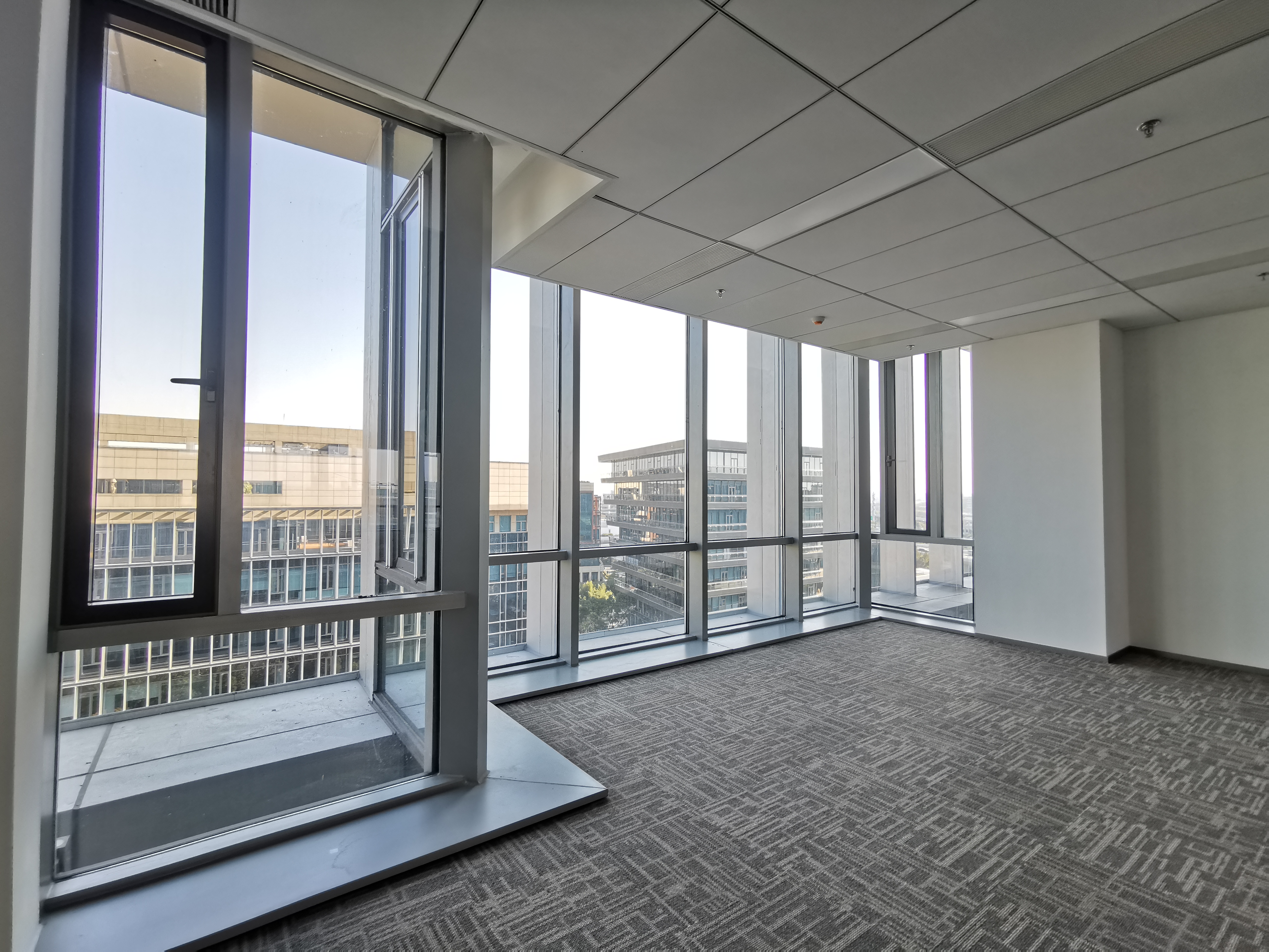 华漕上海富力环球中心350平米写字楼出租