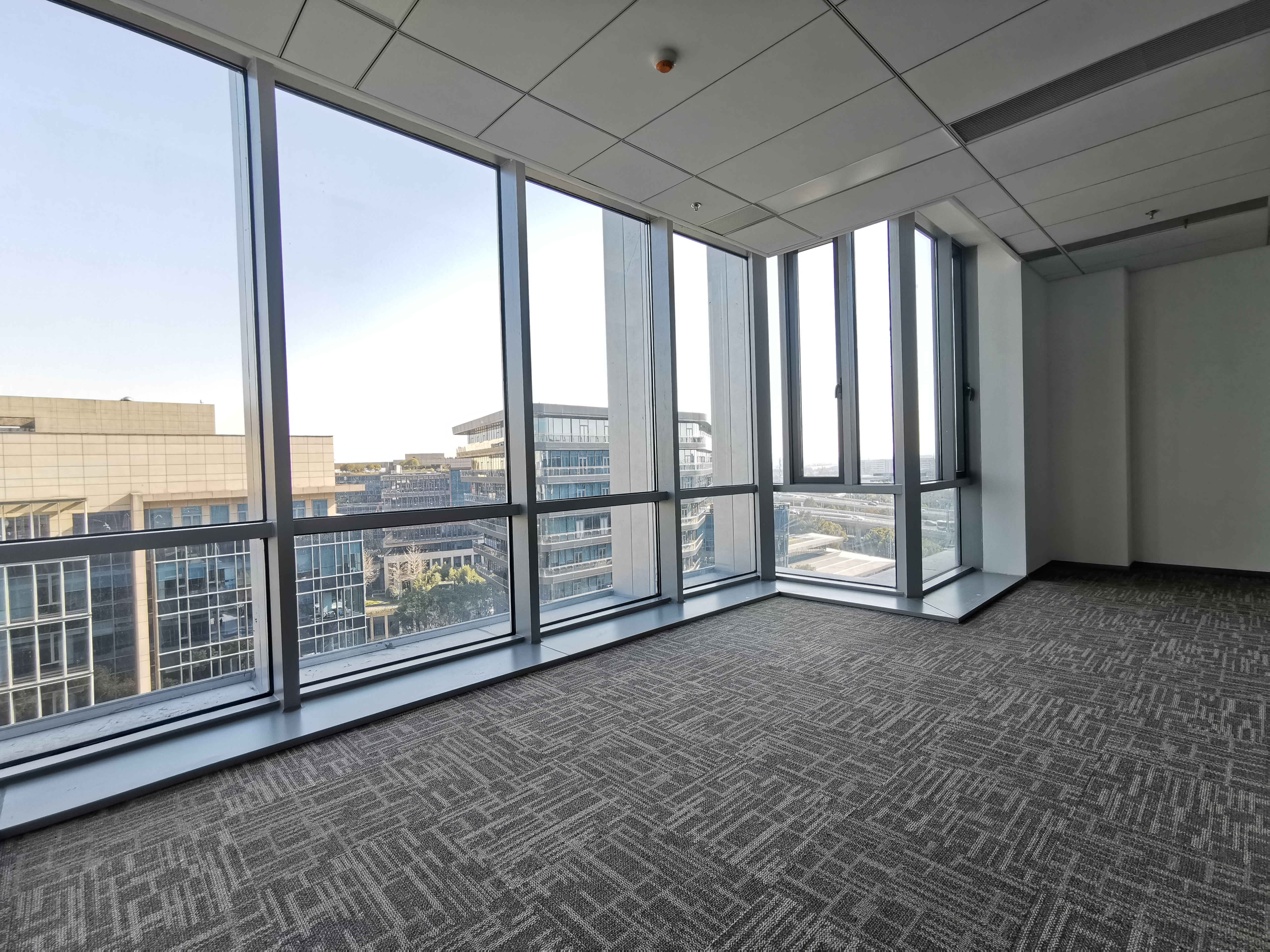 华漕上海富力环球中心168平米写字楼出租