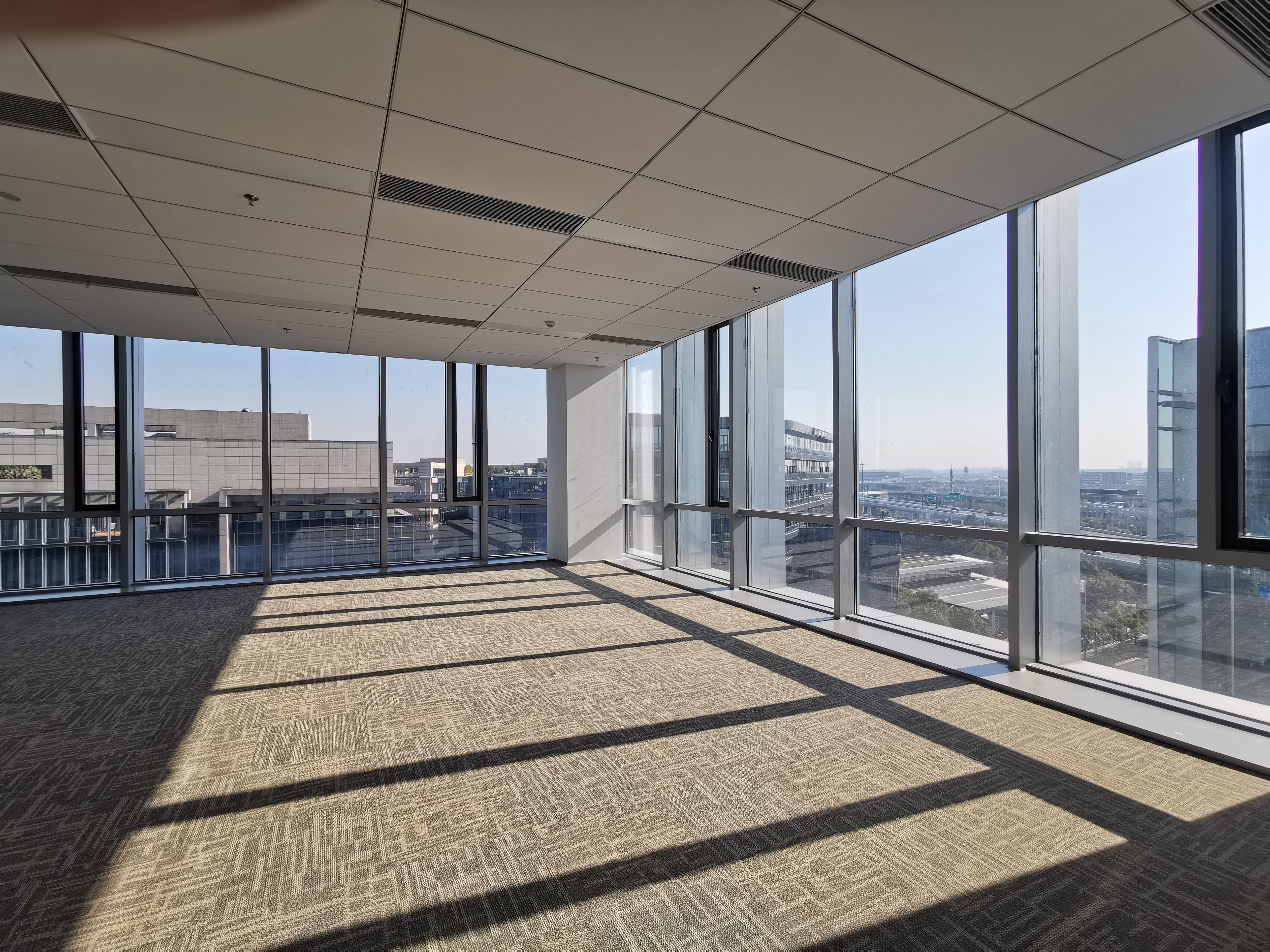 华漕上海富力环球中心307平米写字楼出租