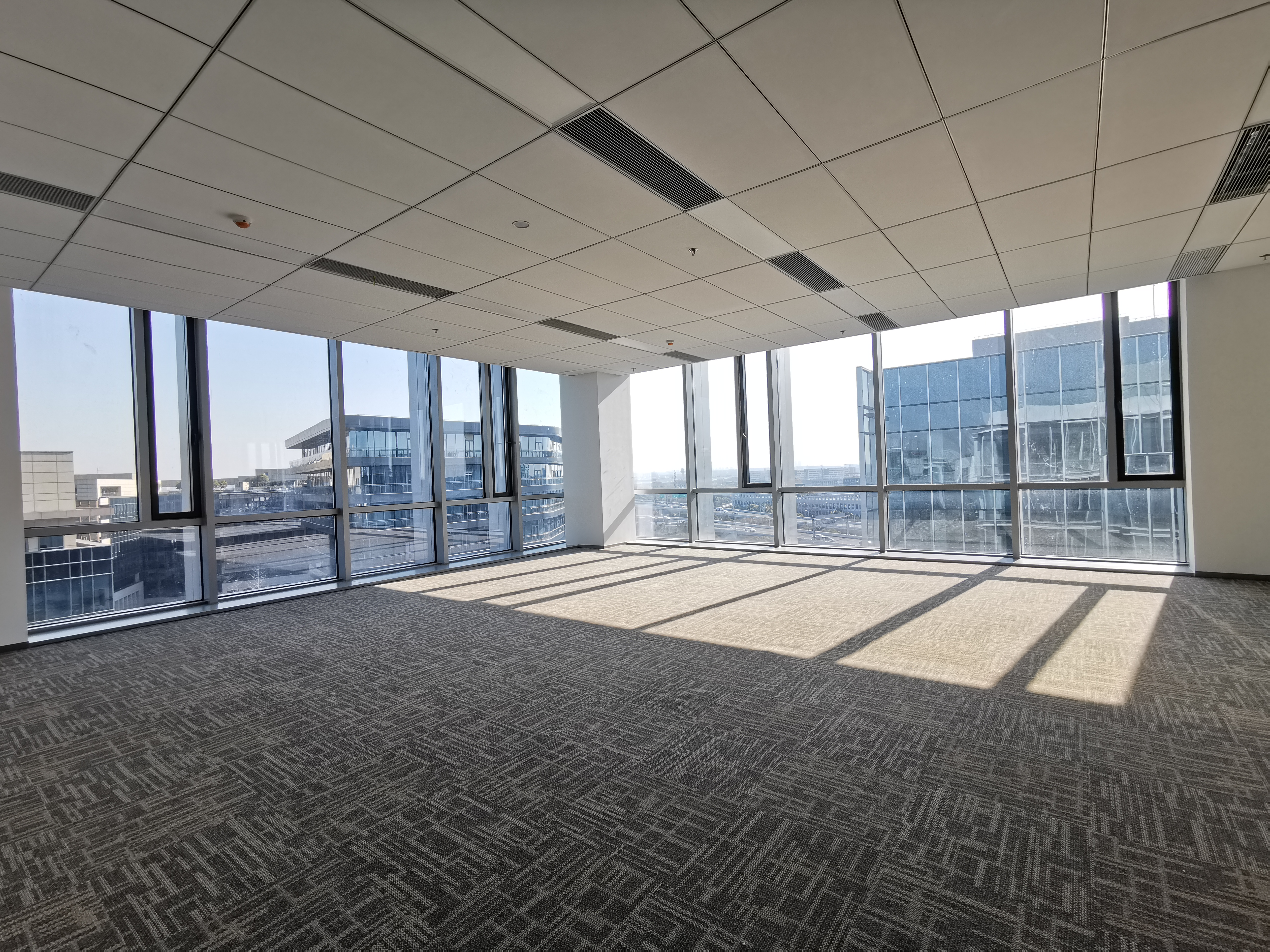 华漕上海富力环球中心307平米写字楼出租