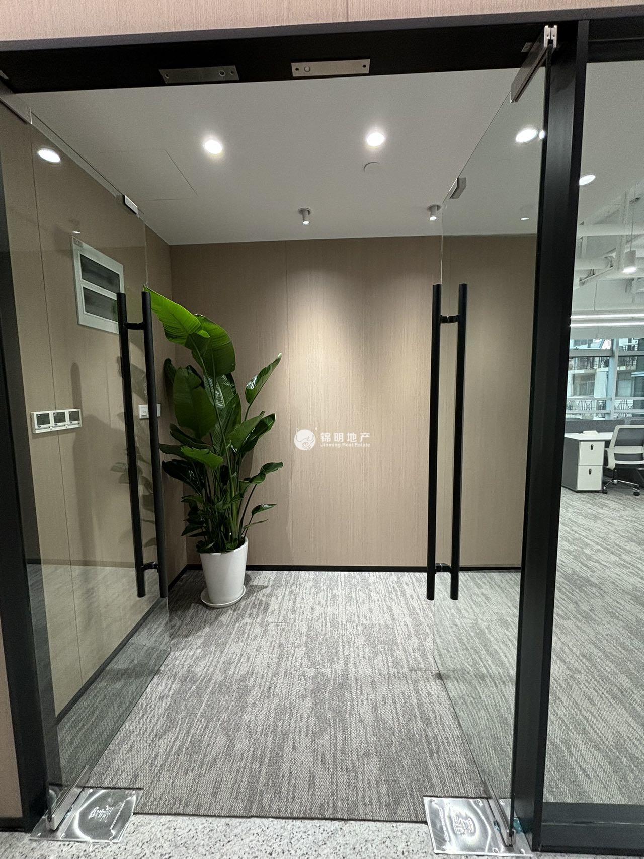 中山公园联通大厦（长宁）310平米写字楼出租