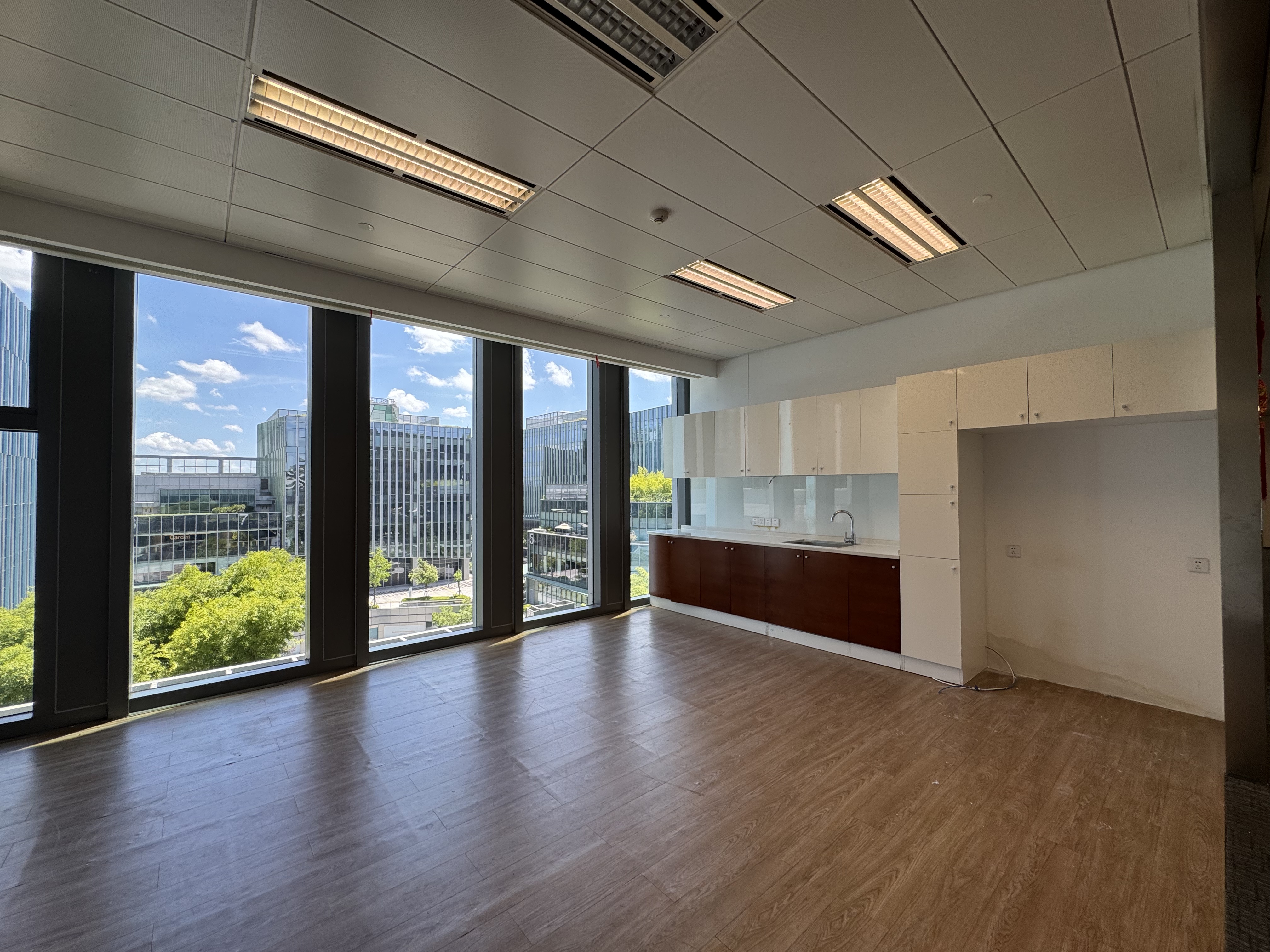 华漕虹桥万科中心770平米写字楼出租