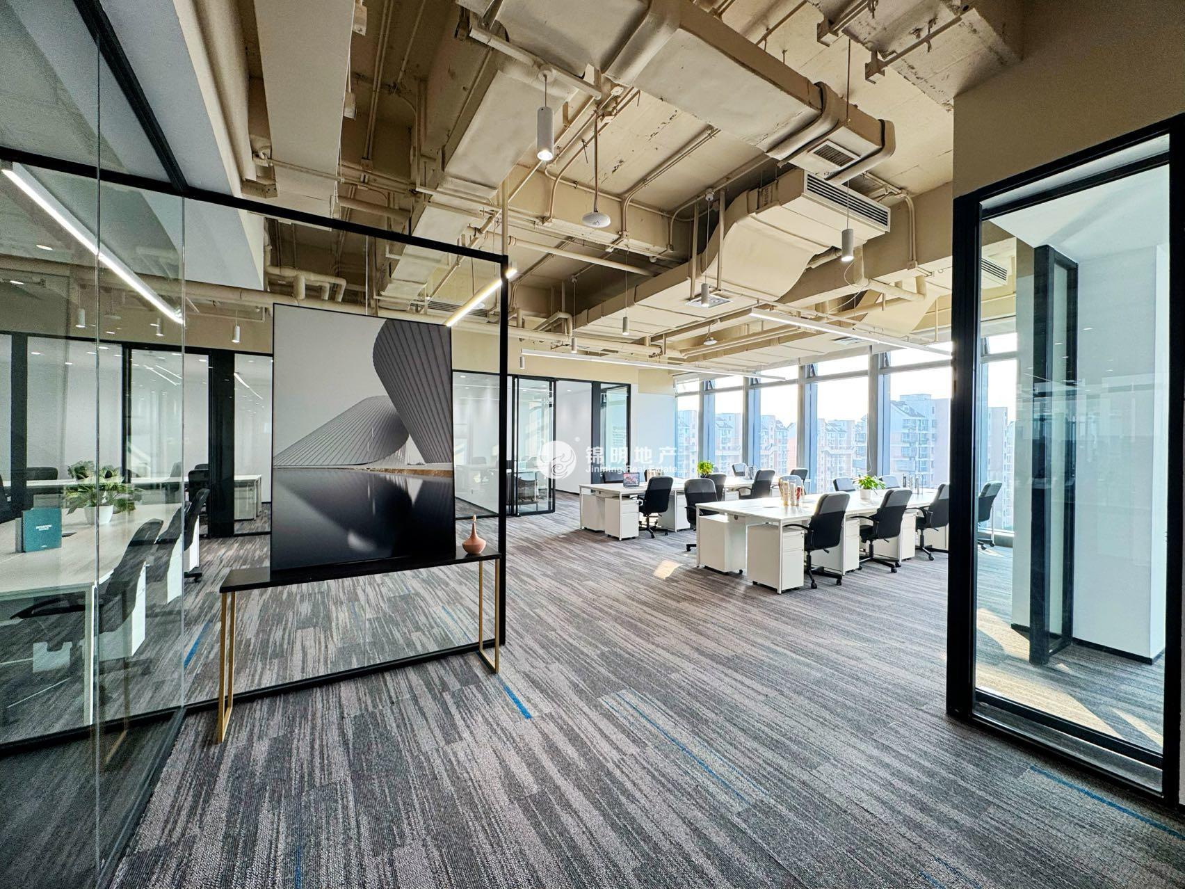 华漕中骏广场357平米写字楼出租