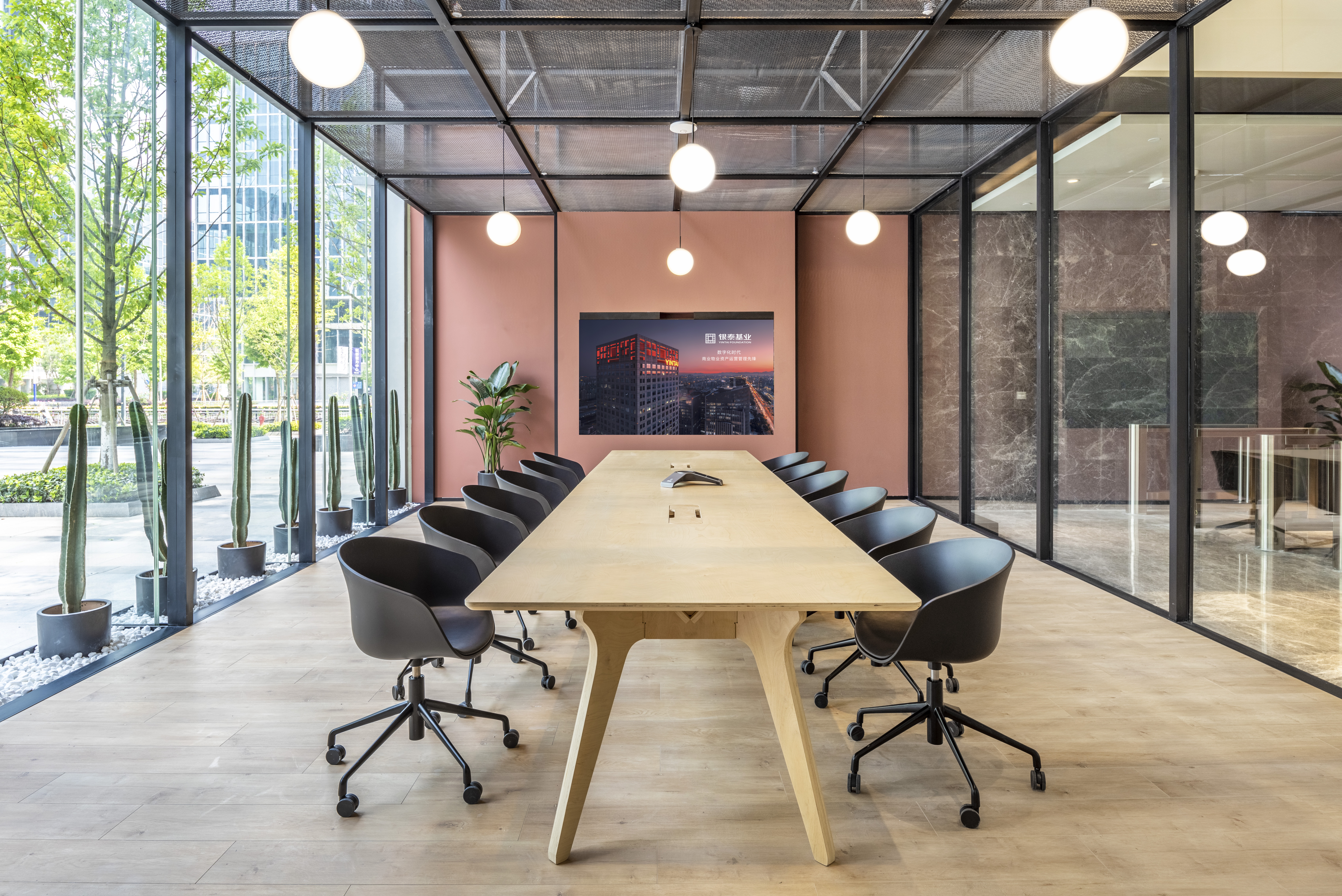 华漕中骏广场357平米写字楼出租