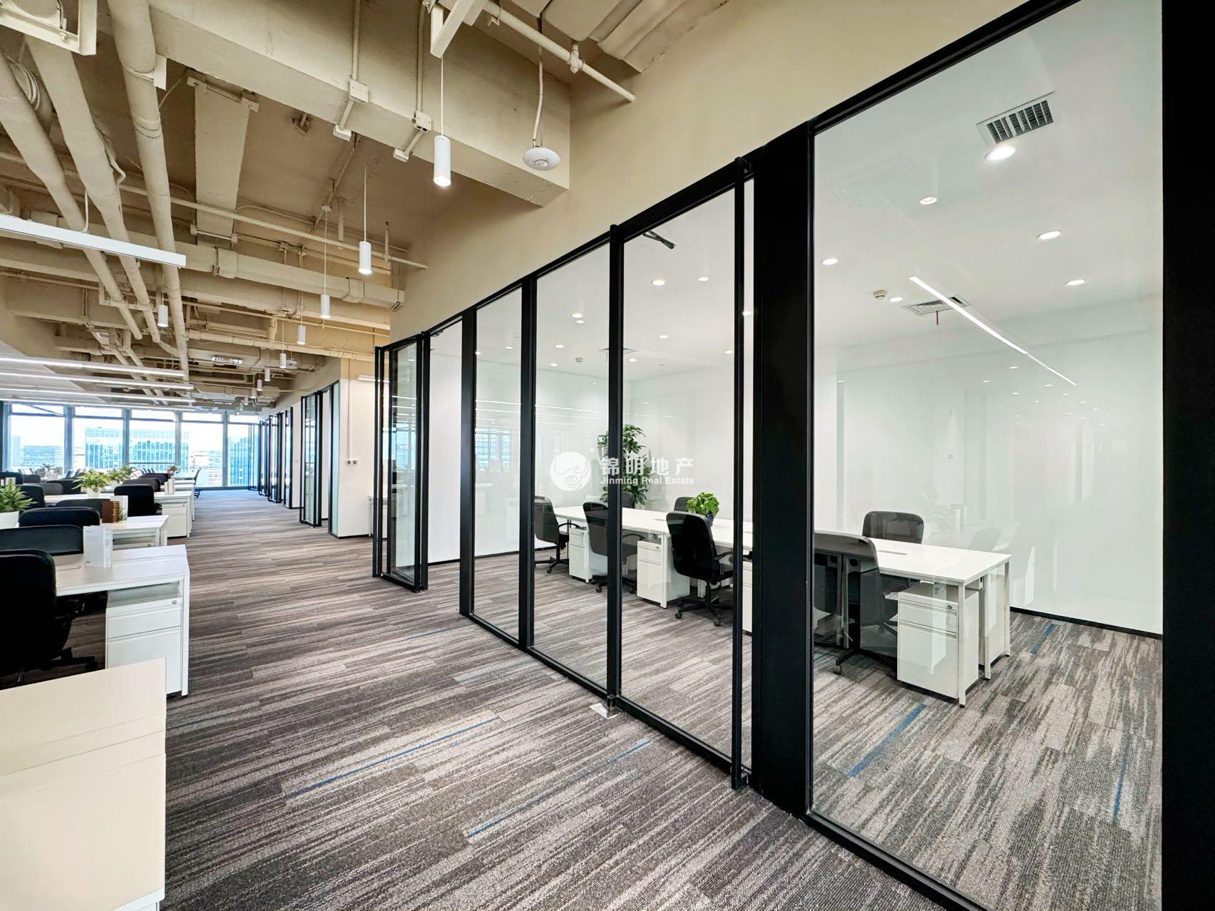 华漕中骏广场357平米写字楼出租