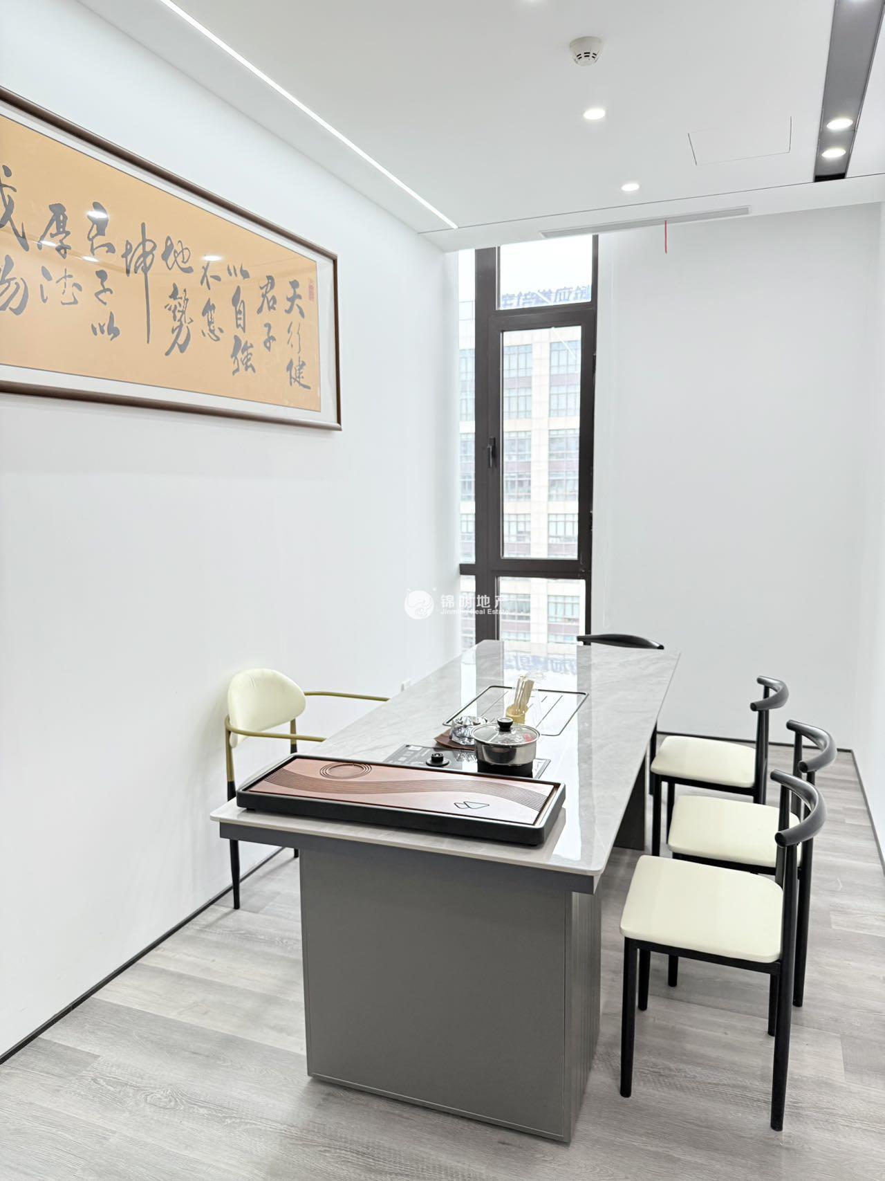 金虹桥长三角电商中心700平米写字楼出租