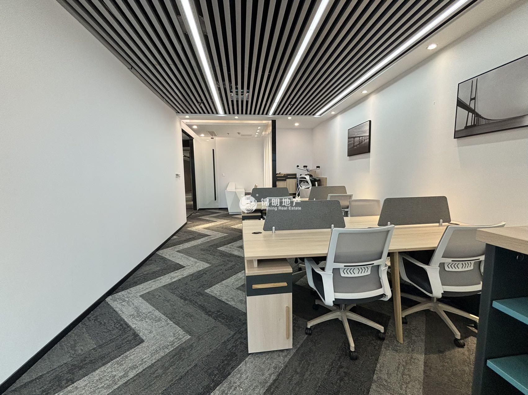 龙之梦大厦151平米写字楼出租