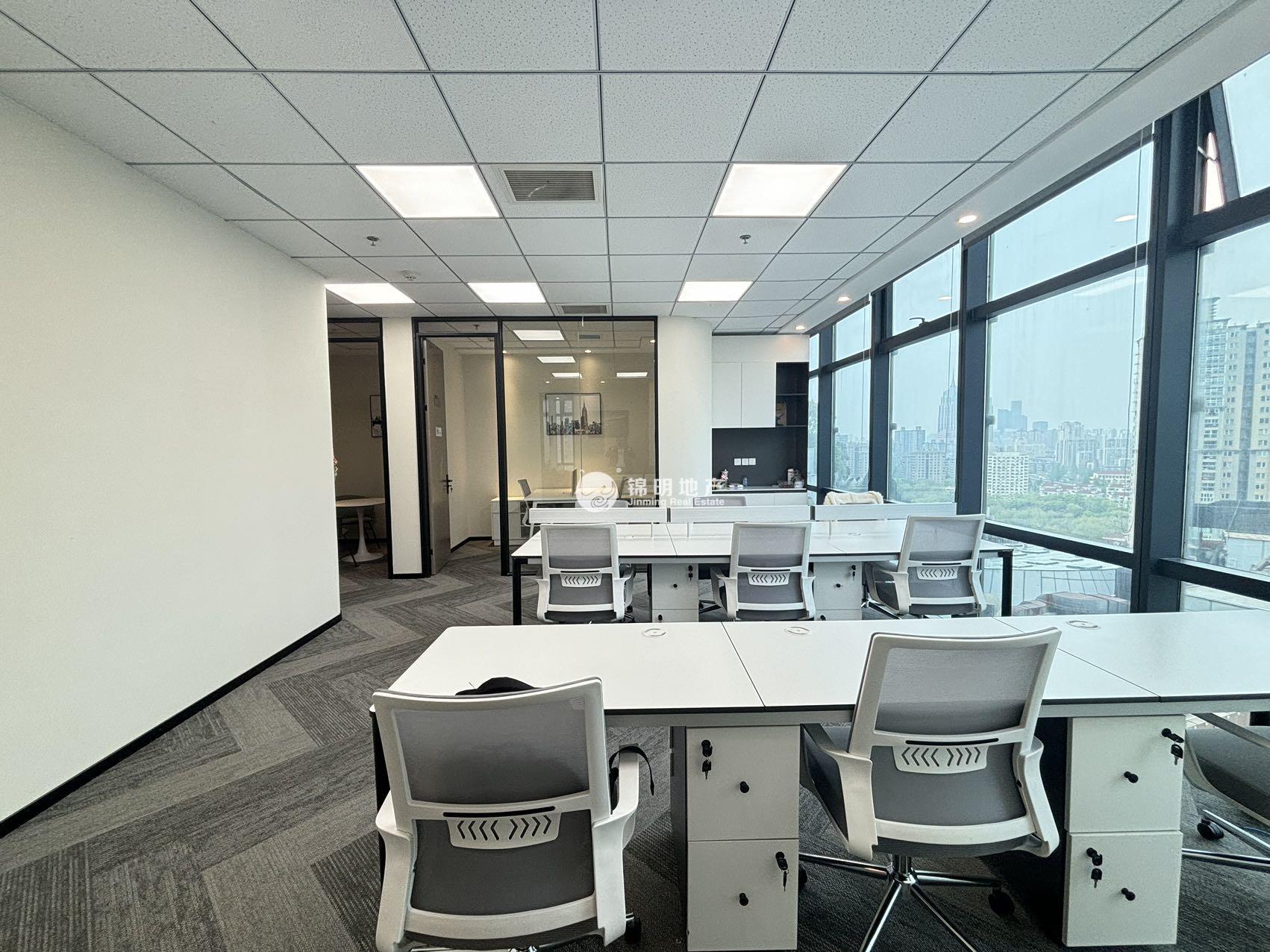 龙之梦大厦261平米写字楼出租