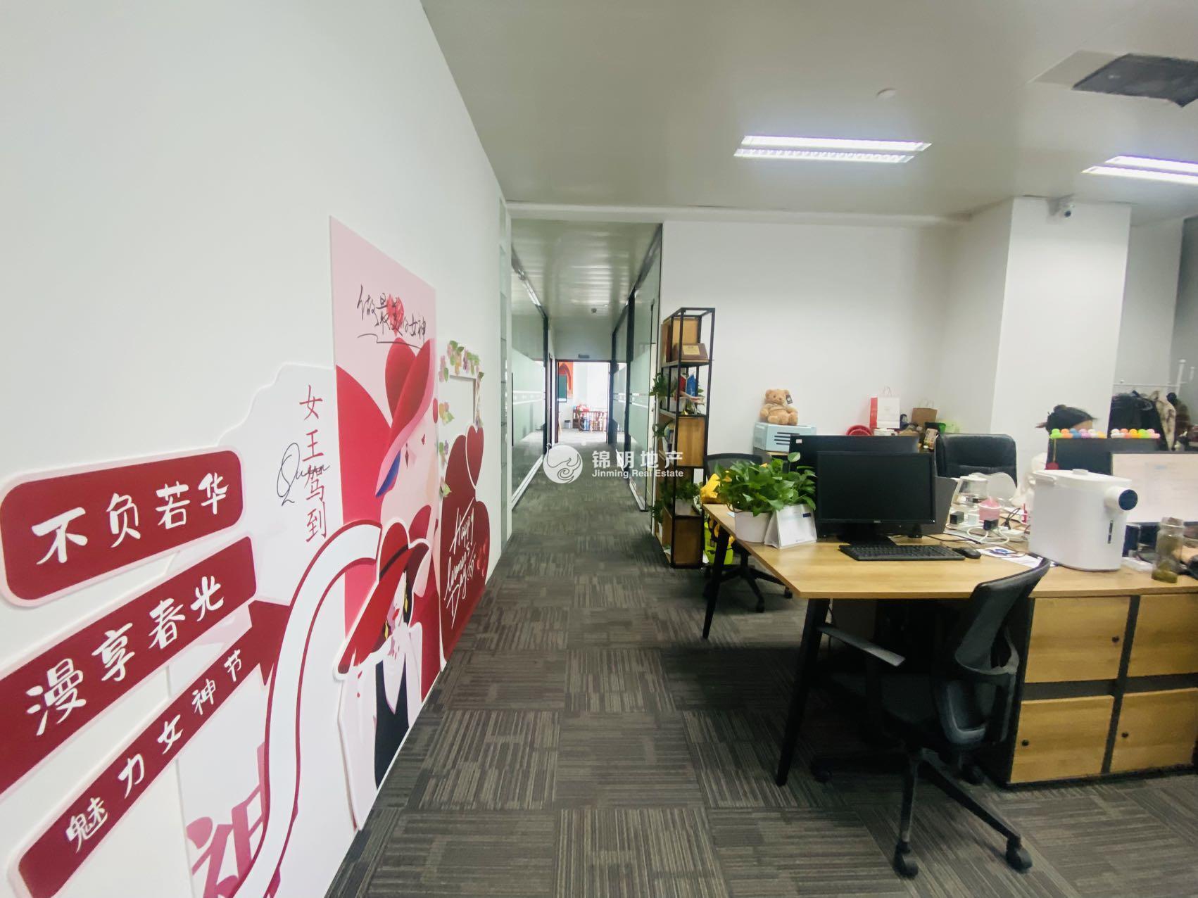 徐泾虹桥世界中心647平米写字楼出租