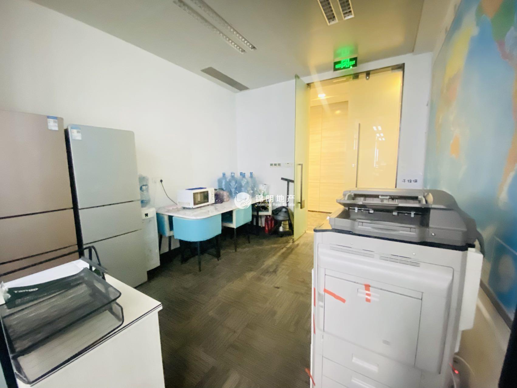 徐泾虹桥世界中心647平米写字楼出租