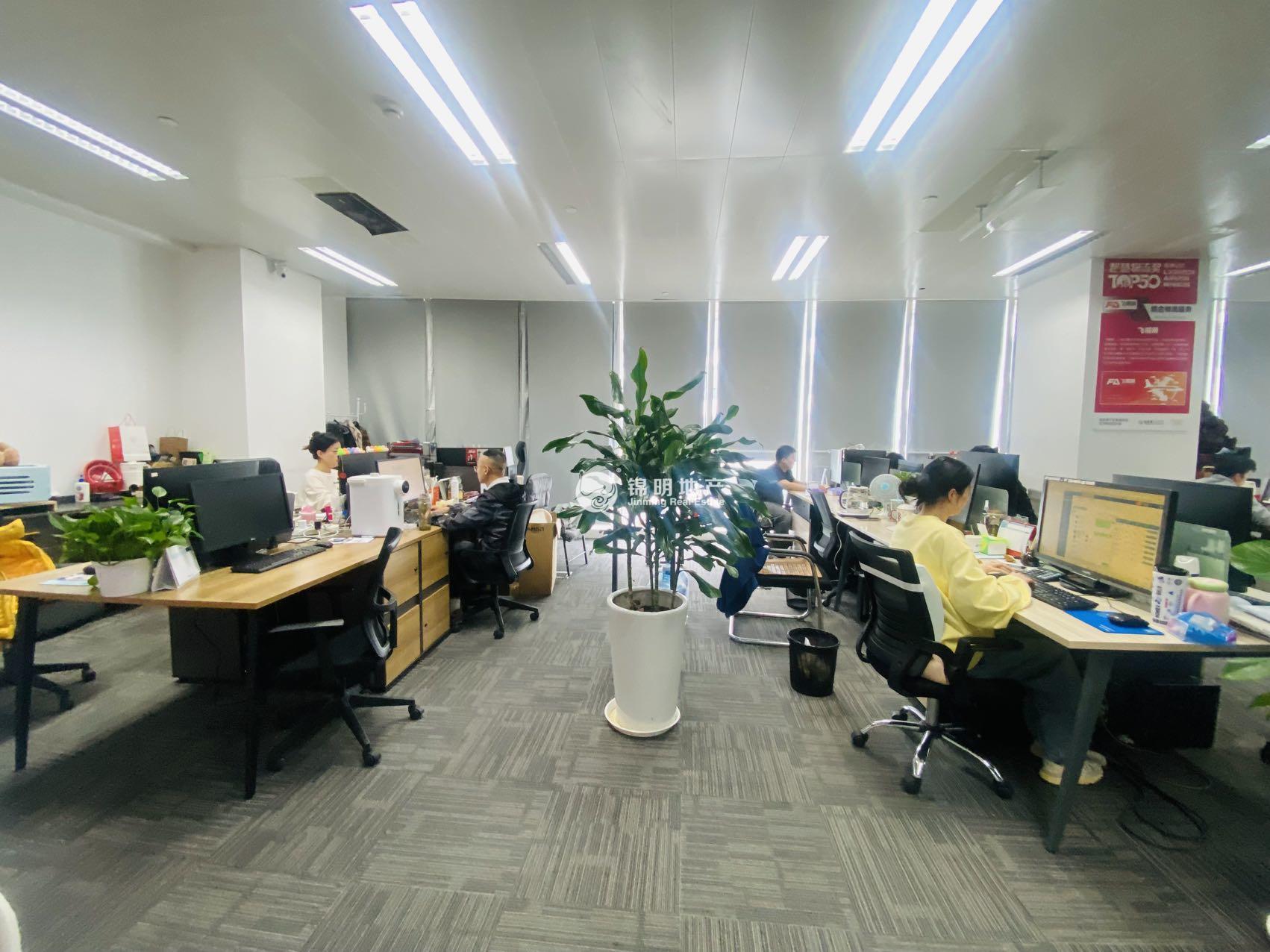 徐泾虹桥世界中心647平米写字楼出租