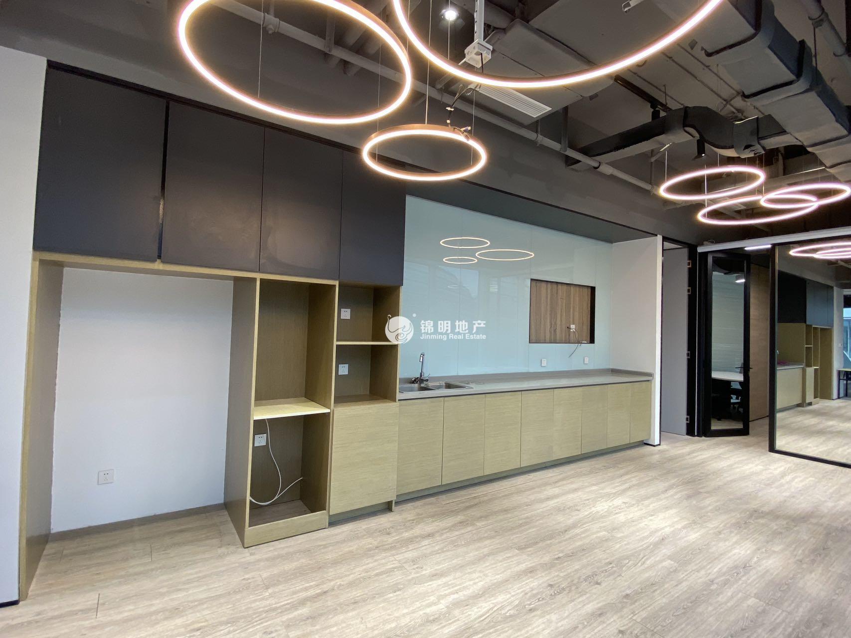 徐泾虹桥世界中心900平米写字楼出租