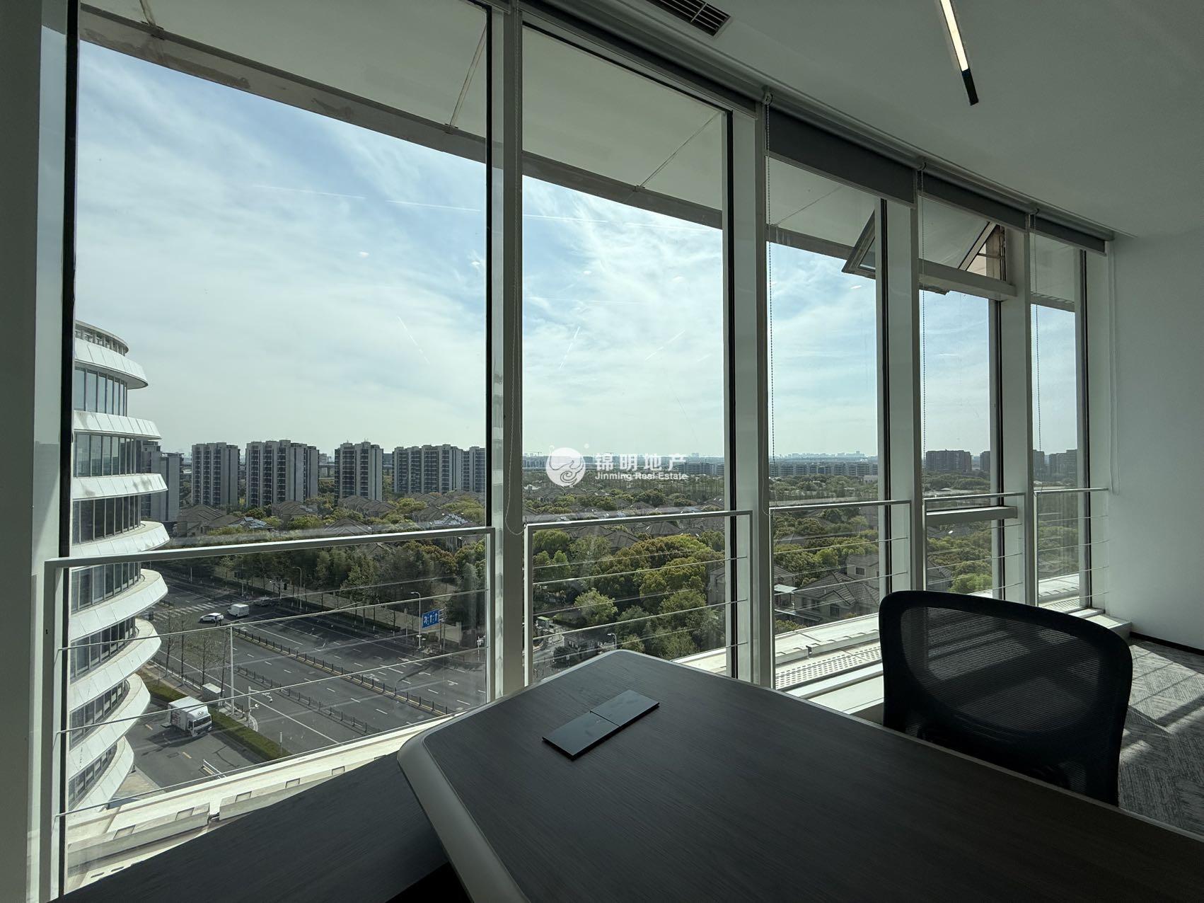 徐泾虹桥世界中心100平米写字楼出租