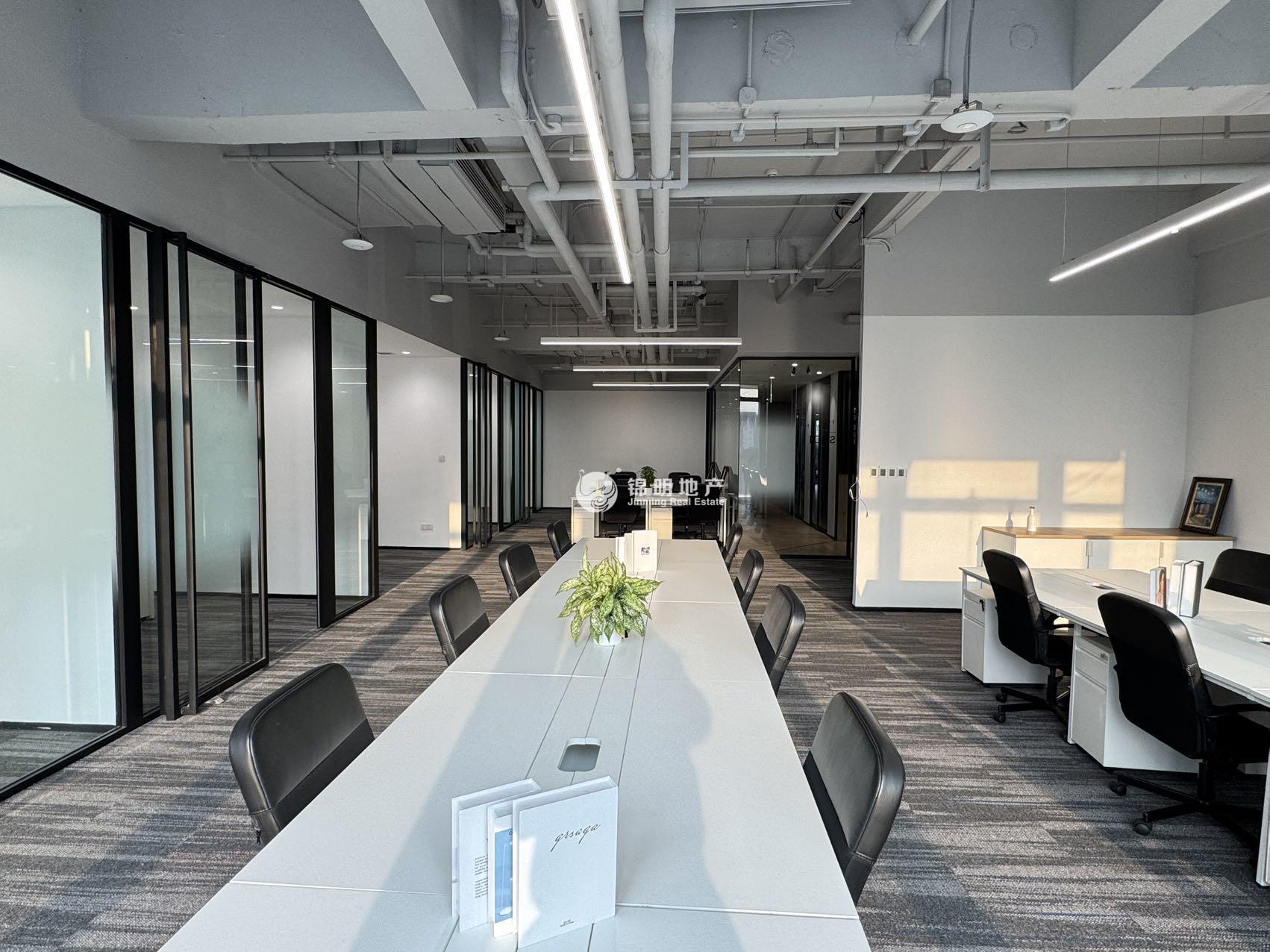 华漕中骏广场300平米写字楼出租