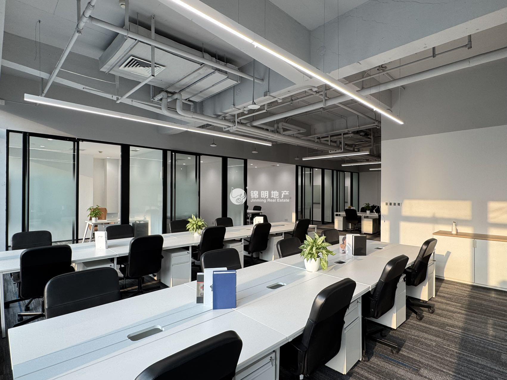 华漕中骏广场300平米写字楼出租