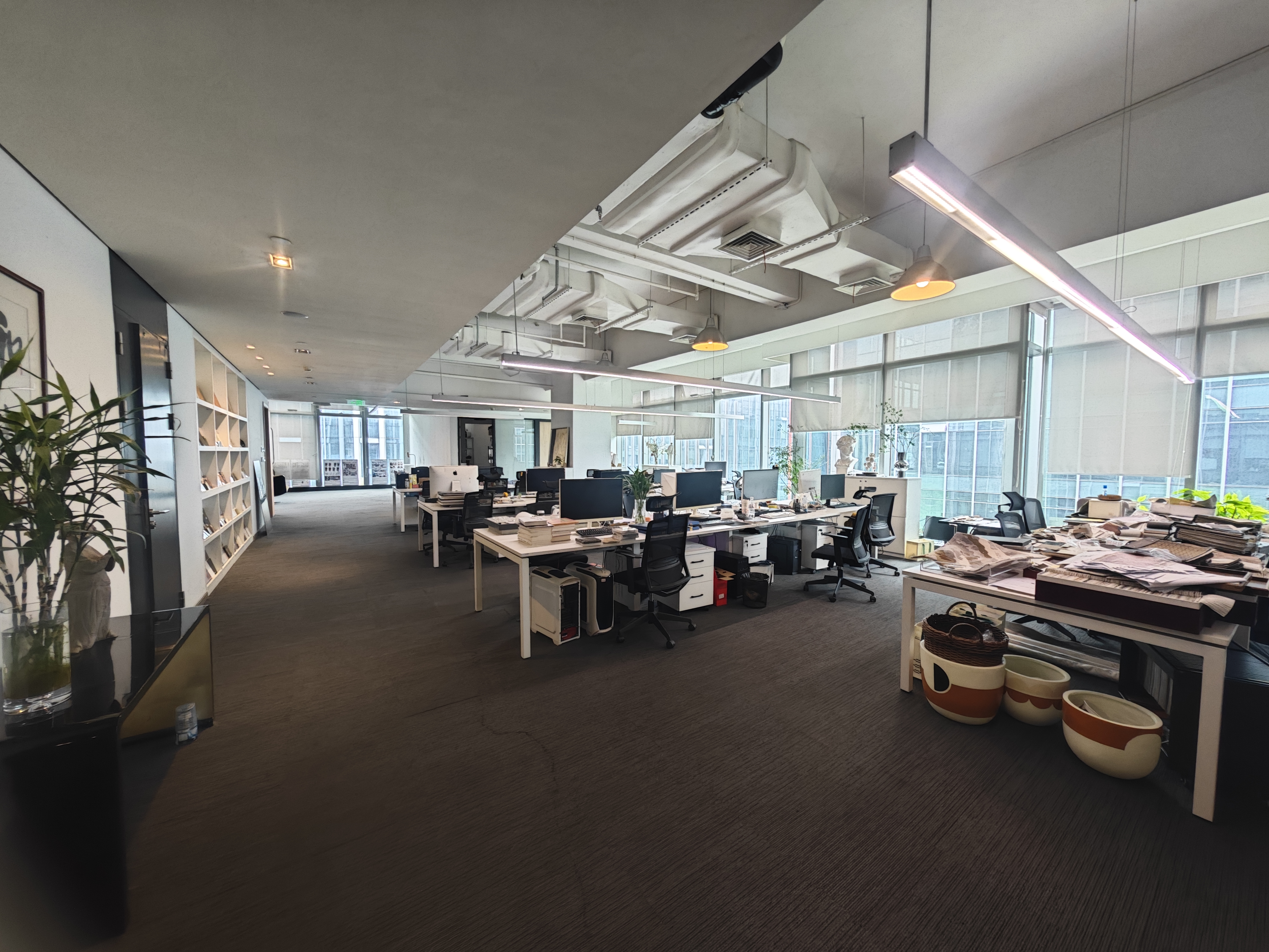 华漕中骏广场1025平米写字楼出租