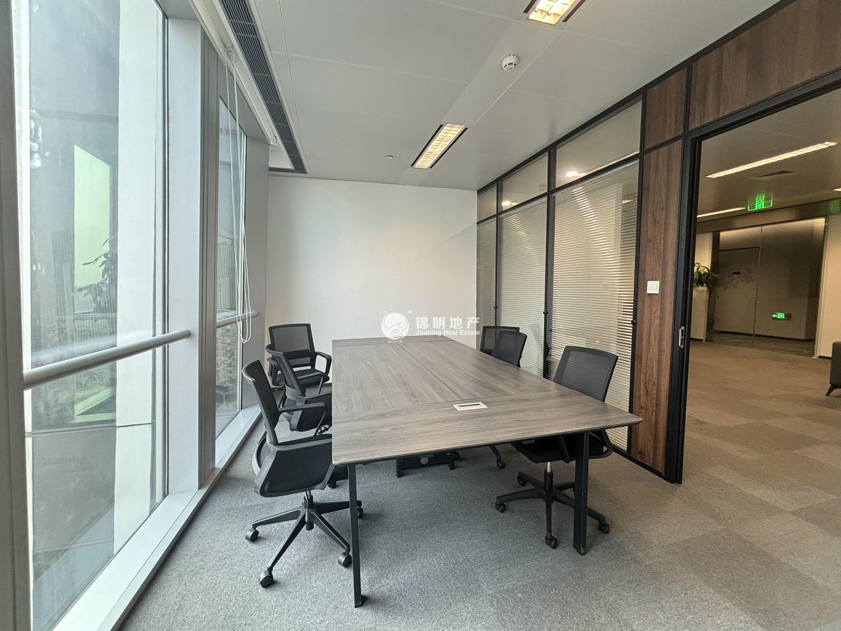 中山公园长宁来福士250平米写字楼出租