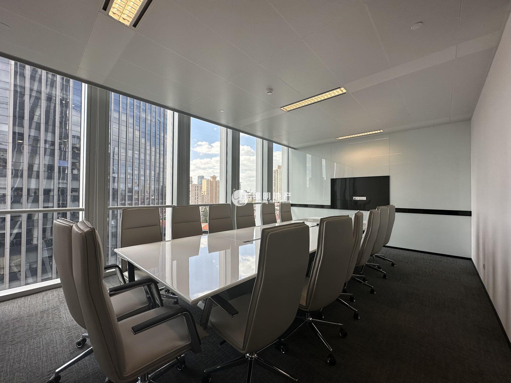 中山公园长宁来福士236平米写字楼出租