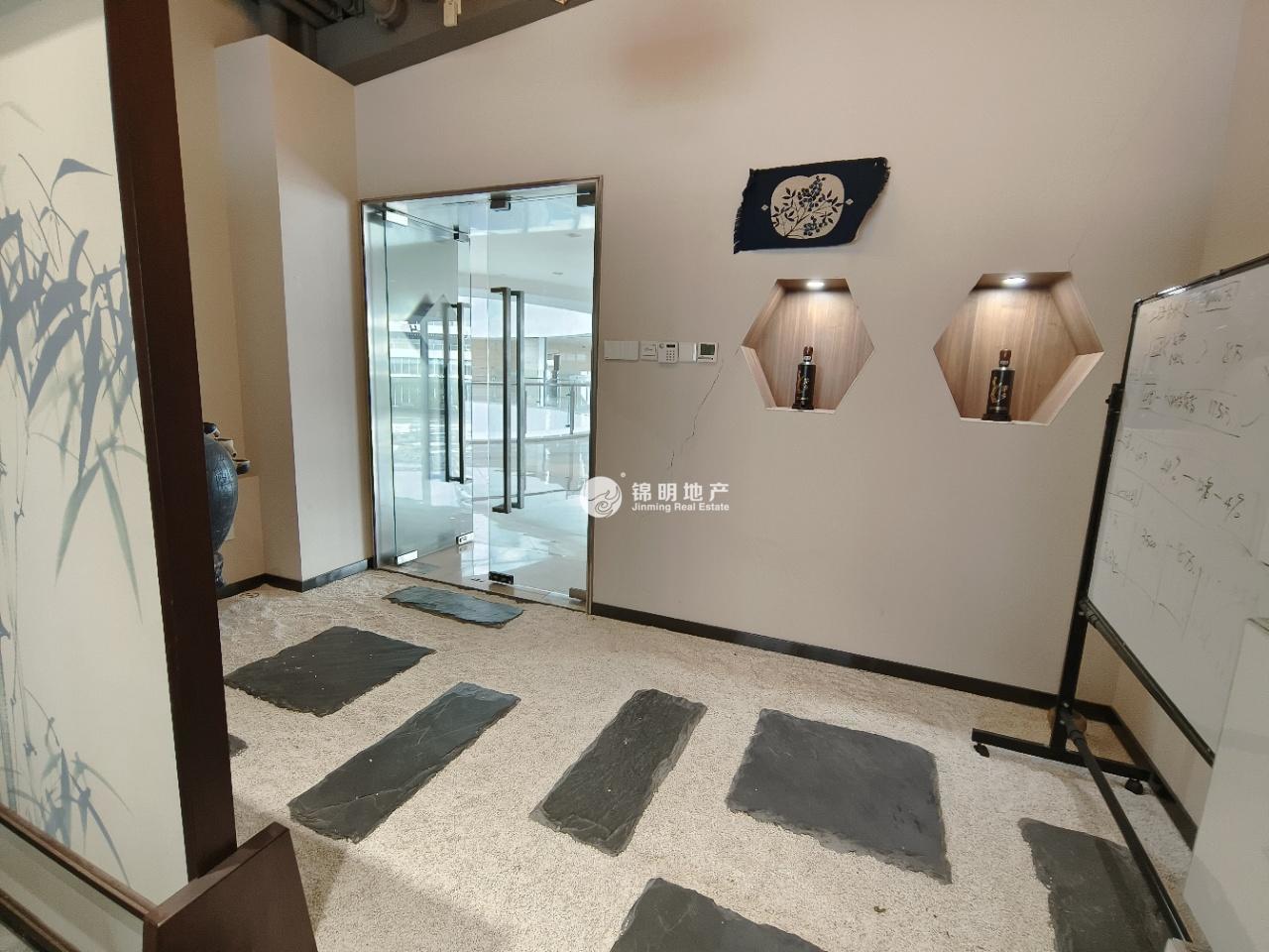 徐泾虹桥世界中心110平米写字楼出租