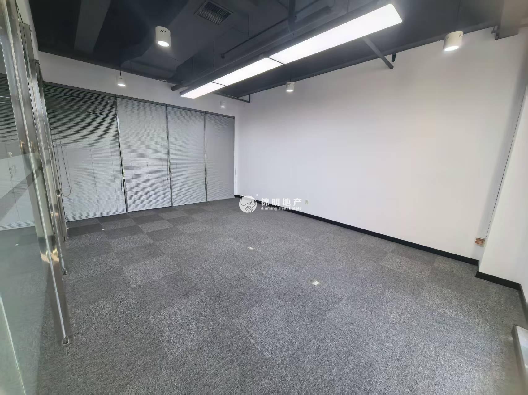 龙柏莱茵虹景中心200平米写字楼出租