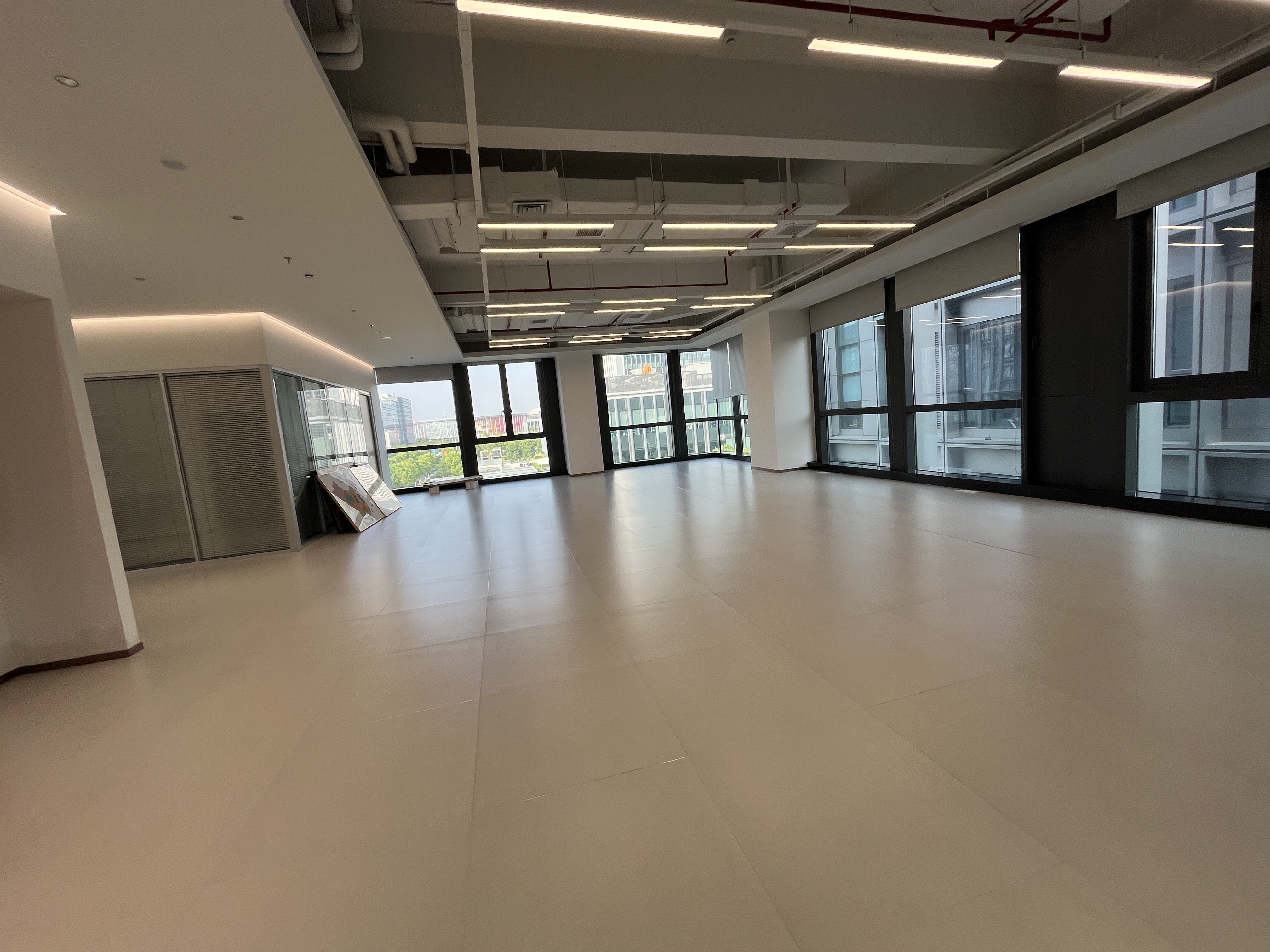 徐泾中建企业天地-西区778平米写字楼出租